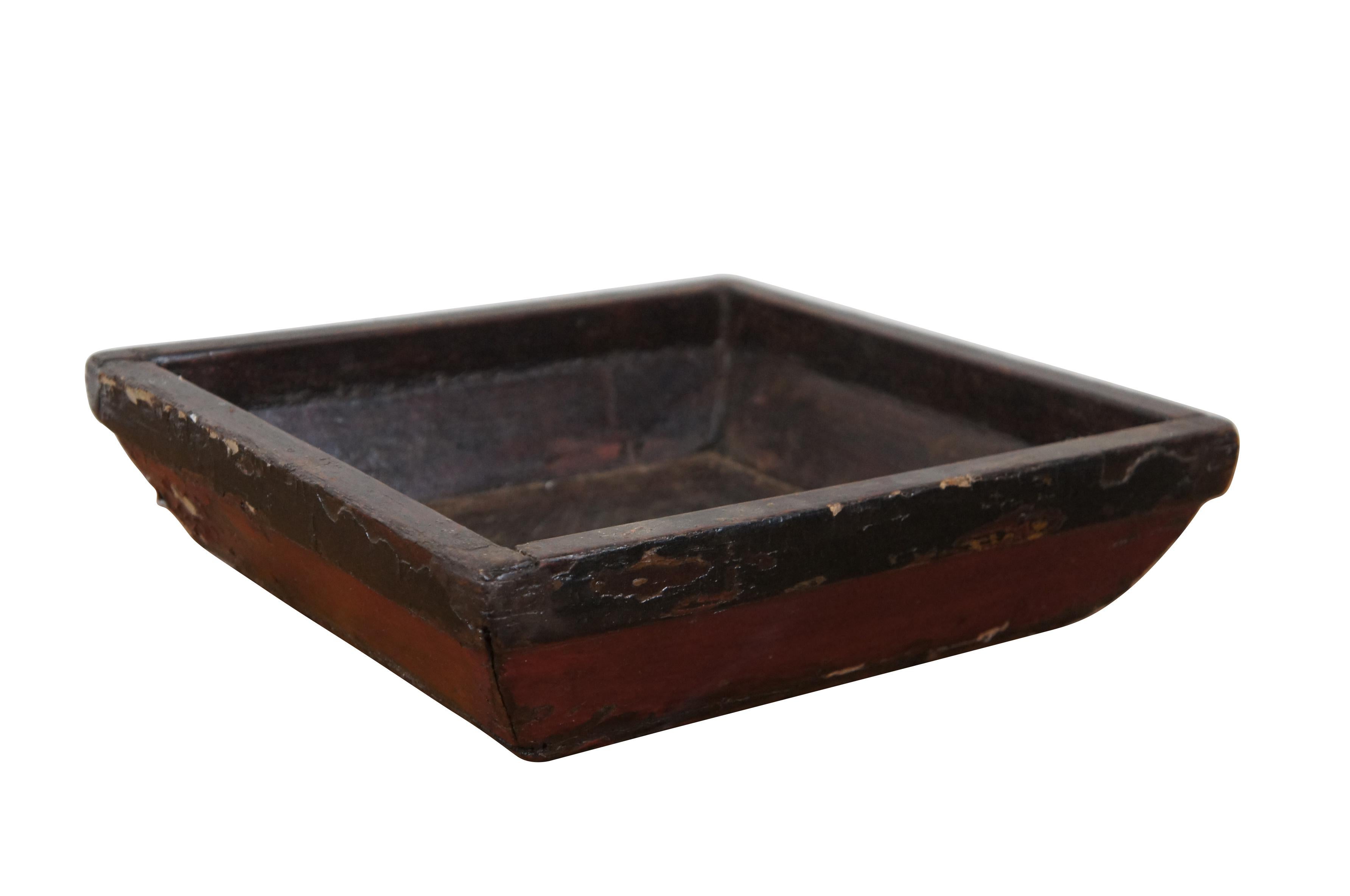 Antique Japanese square wooden serving bowl / tray / bonsai pot finished with red and black lacquer.

Dimensions:
13.5