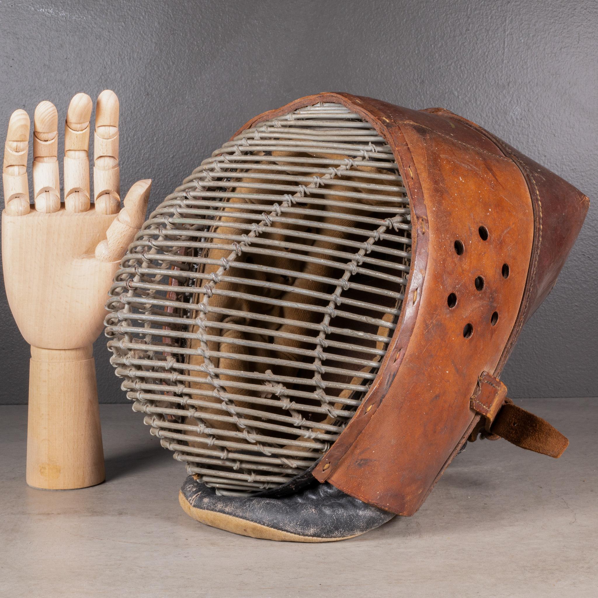 Masque Kendo japonais ancien en cuir vers 1920 (expédition gratuite) en vente 2