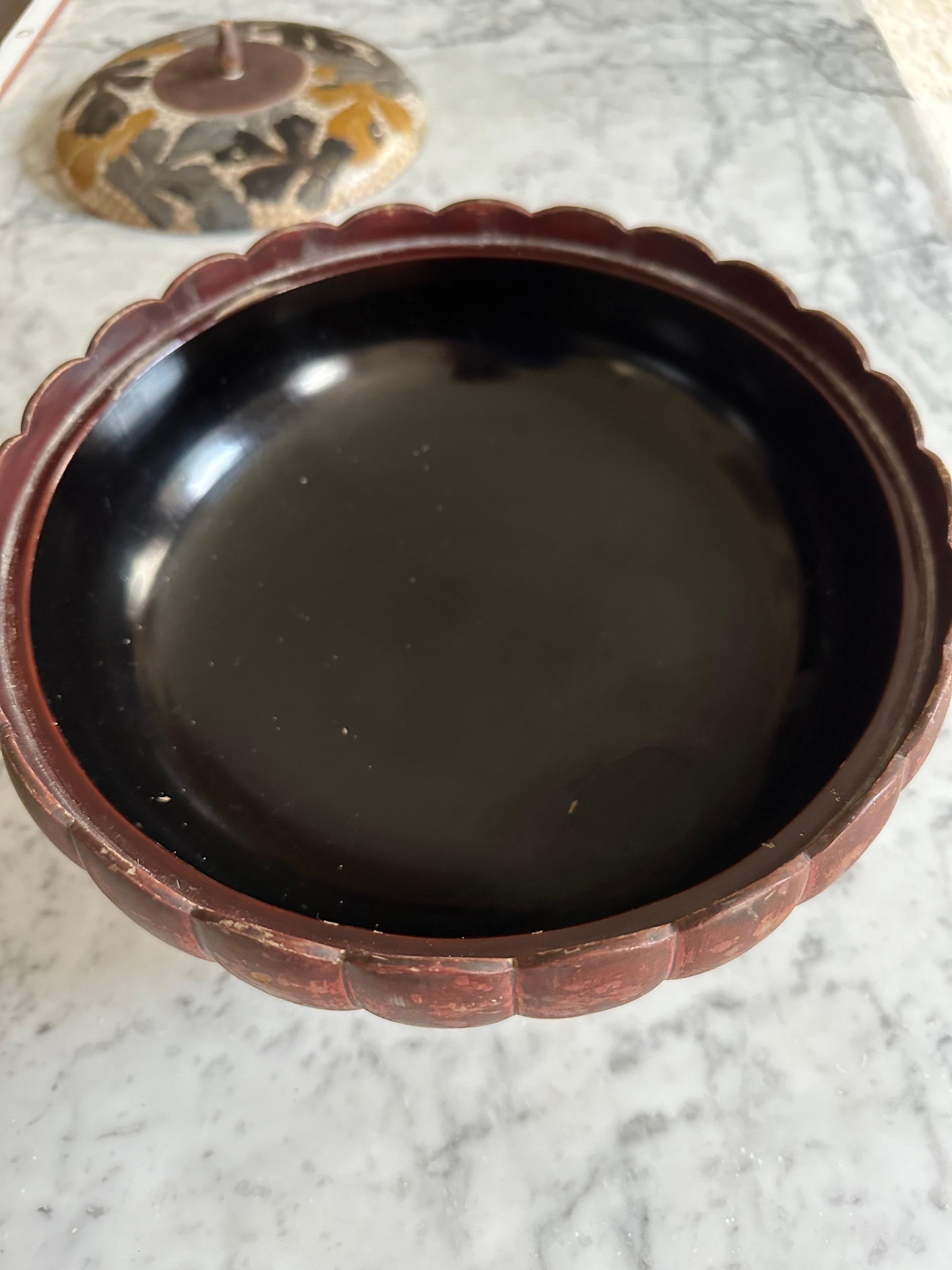 Antiguo cuenco japonés con tapa del periodo Meiji, lacado en venta 5