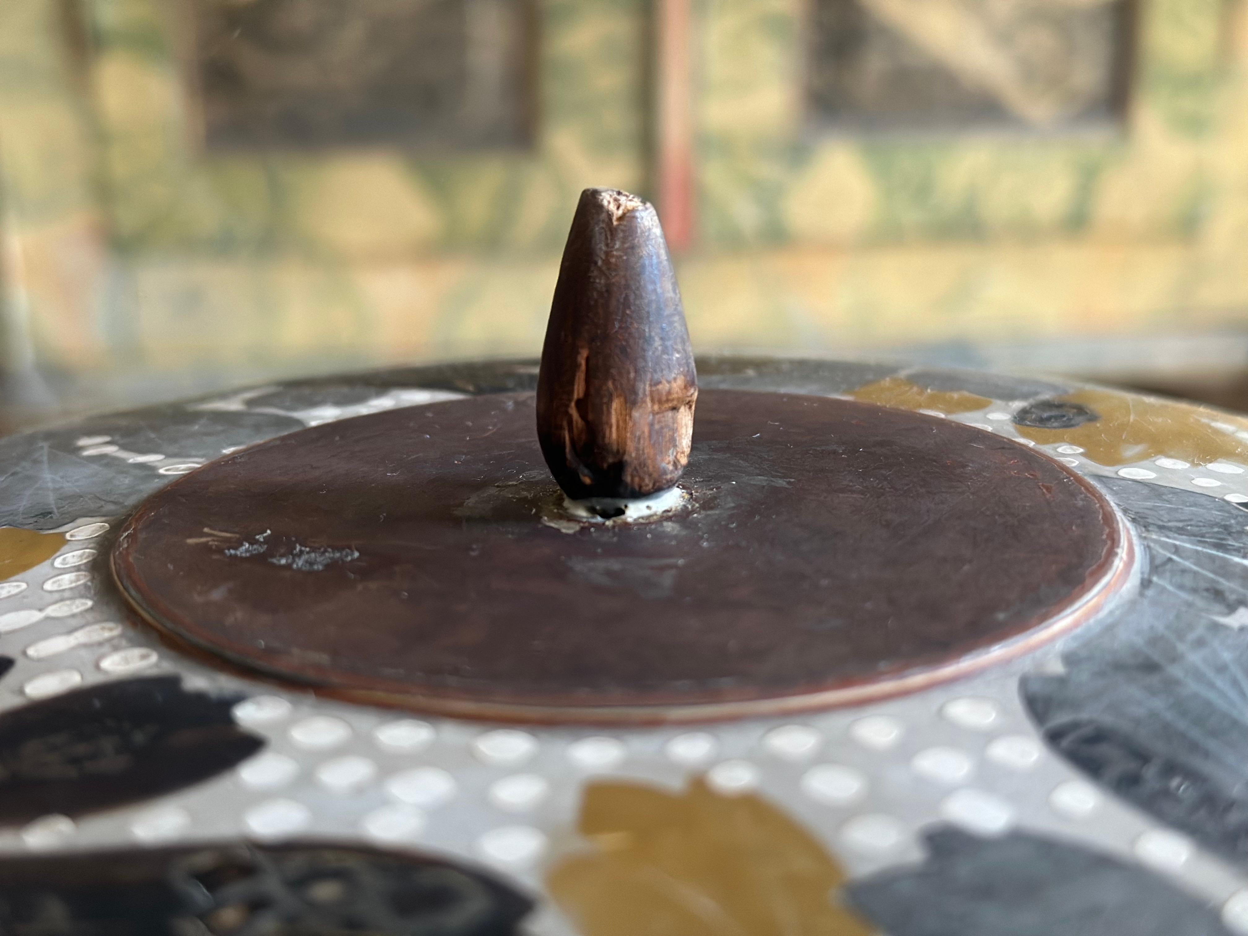 Antiguo cuenco japonés con tapa del periodo Meiji, lacado Lacado en venta