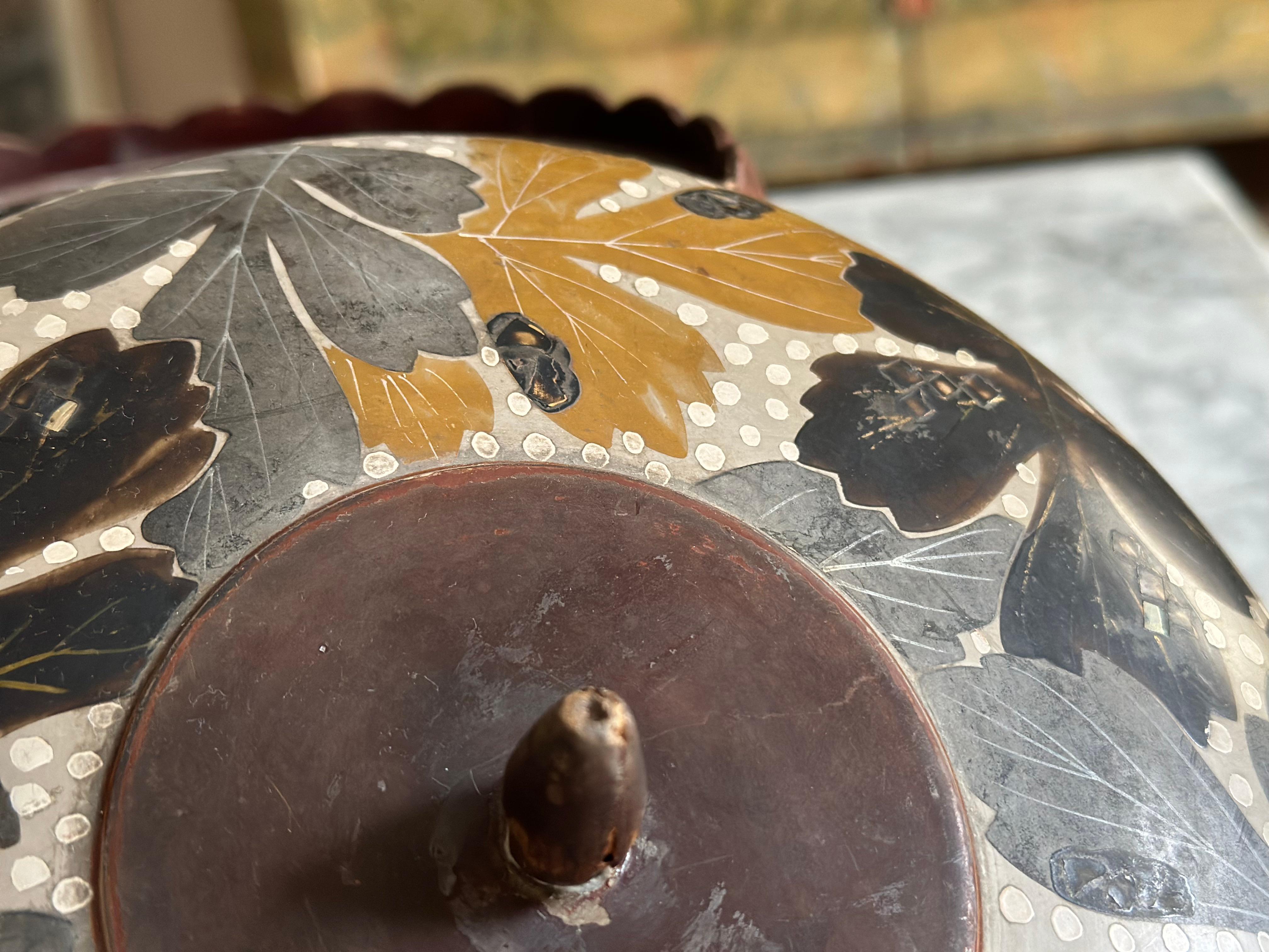 Antiguo cuenco japonés con tapa del periodo Meiji, lacado en venta 2