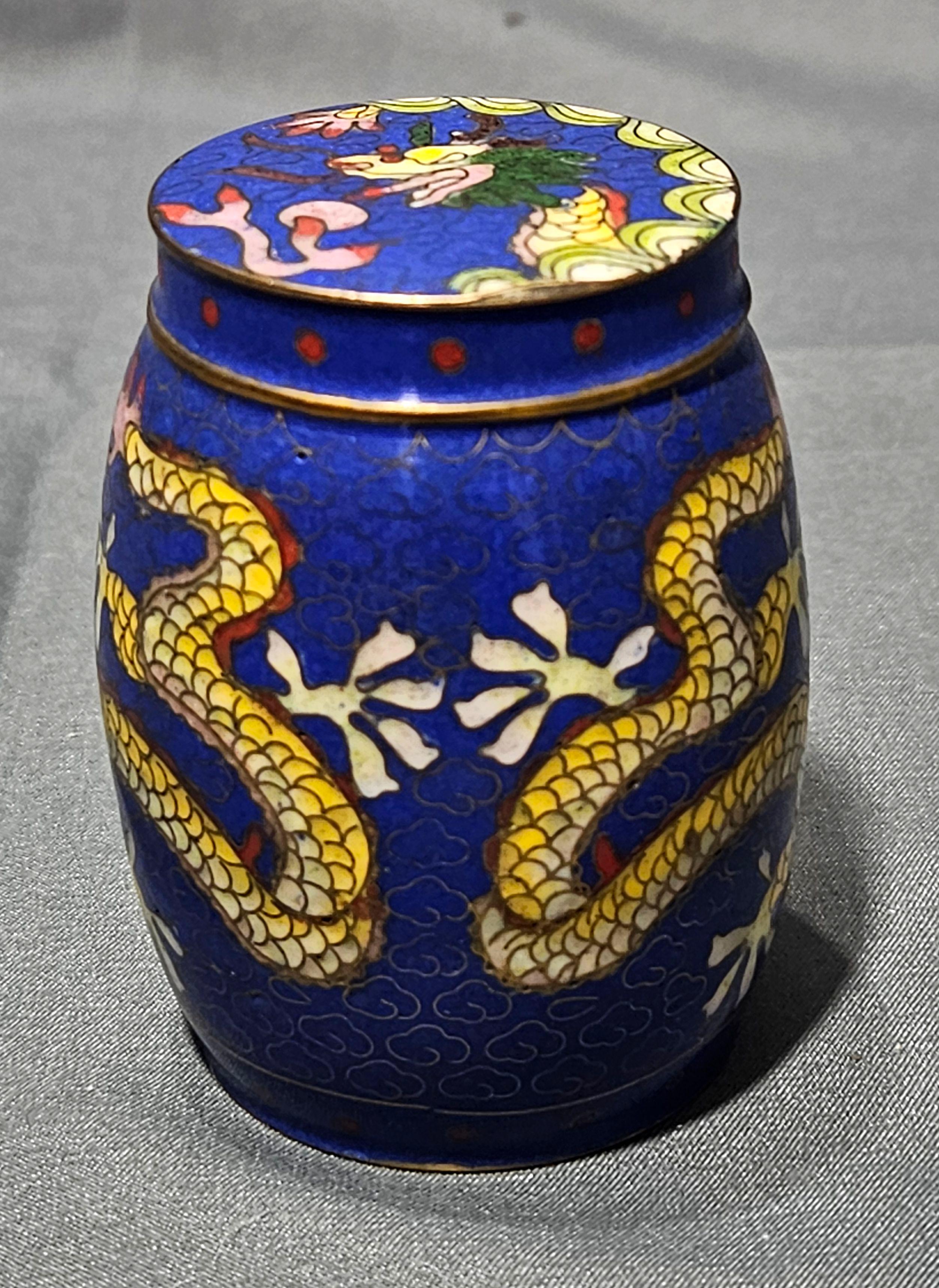 XIXe siècle Boîte ancienne japonaise à couvercle cloisonné, p�ériode Meiji en vente
