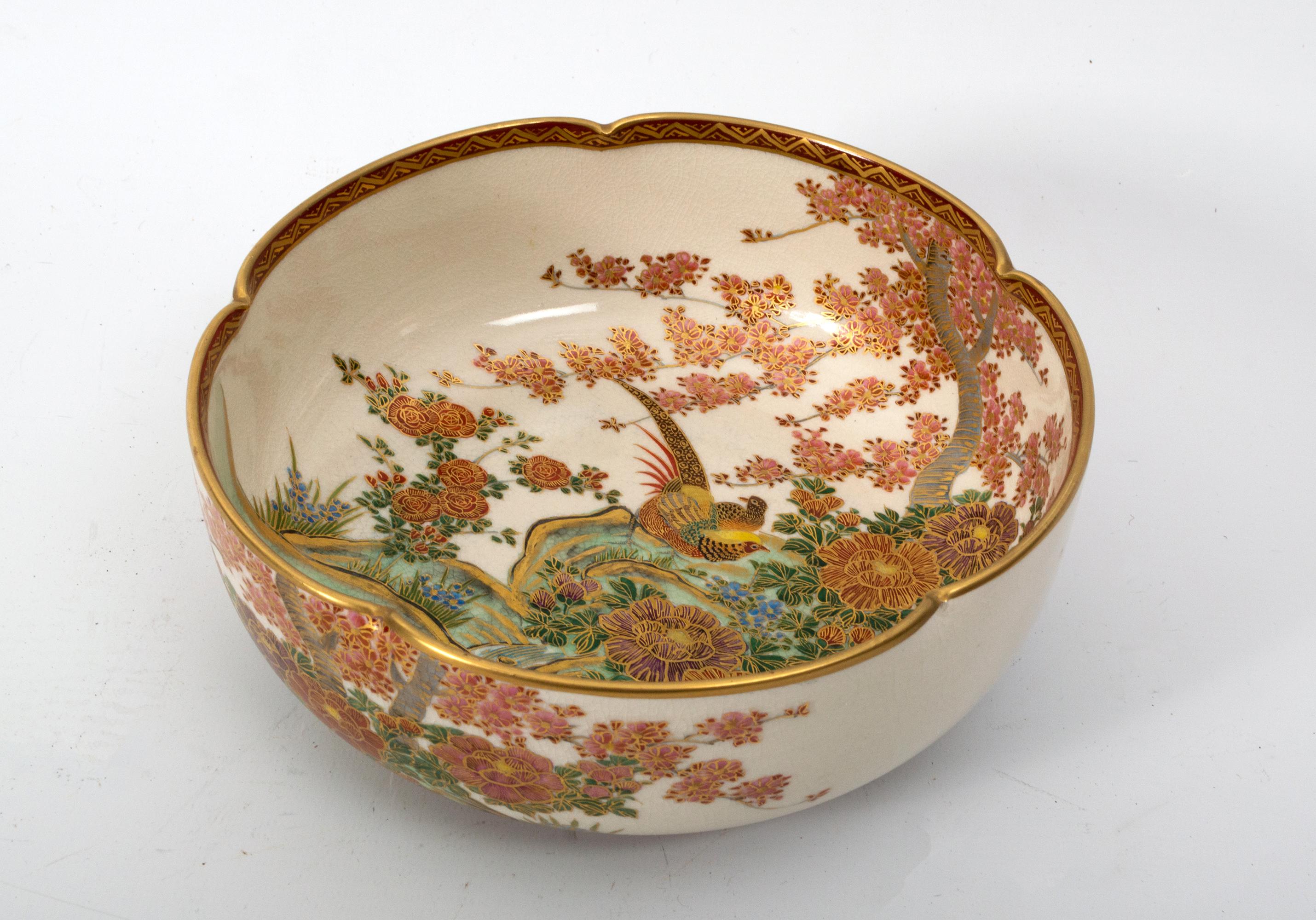 Antique Japanese Lobed Satsuma Bowl Meiji Period C.1900 In Good Condition For Sale In London, GB