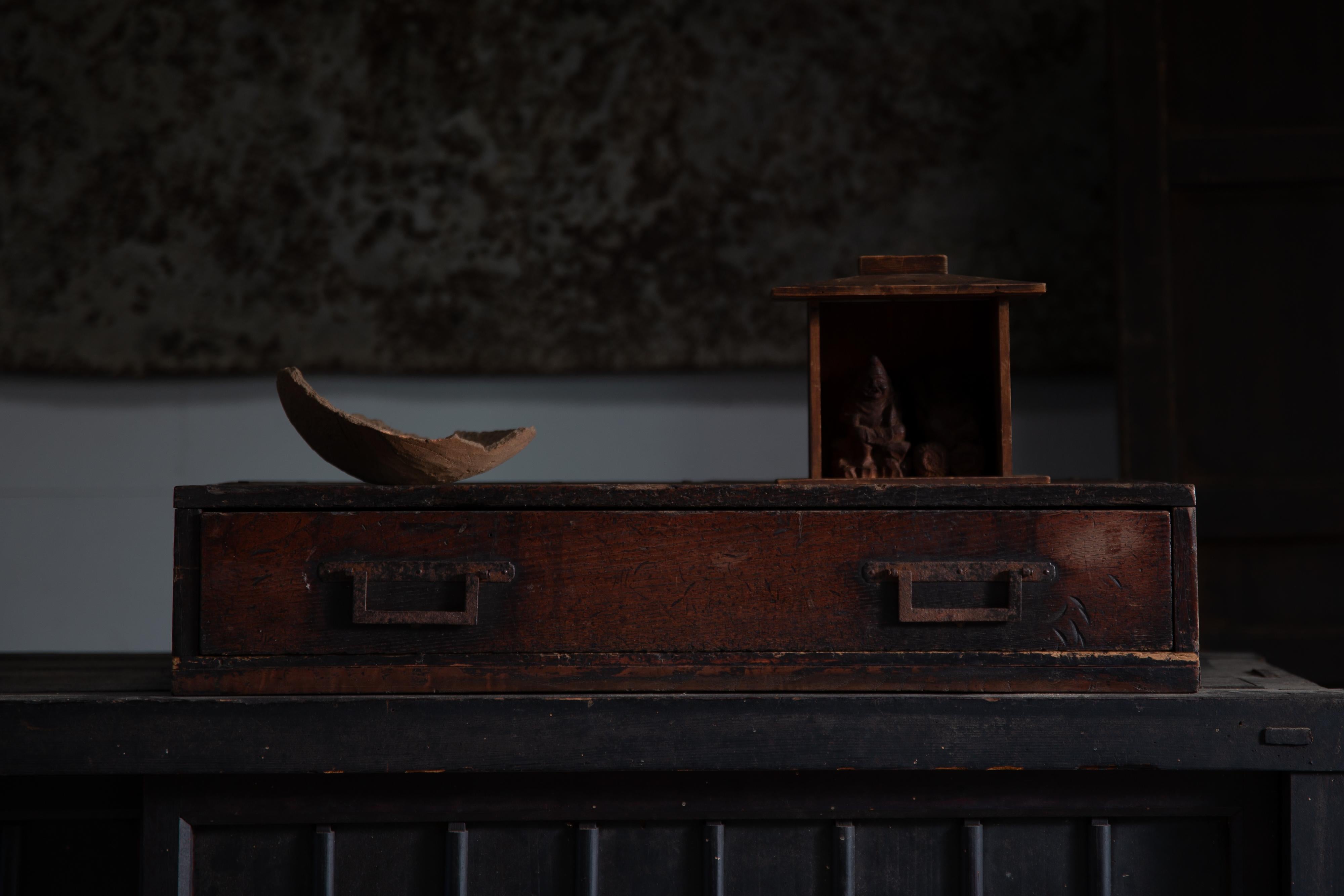 Antico espositore basso giapponese con cassetto, Okidoko tansu, wabi sabi mingei in vendita 1