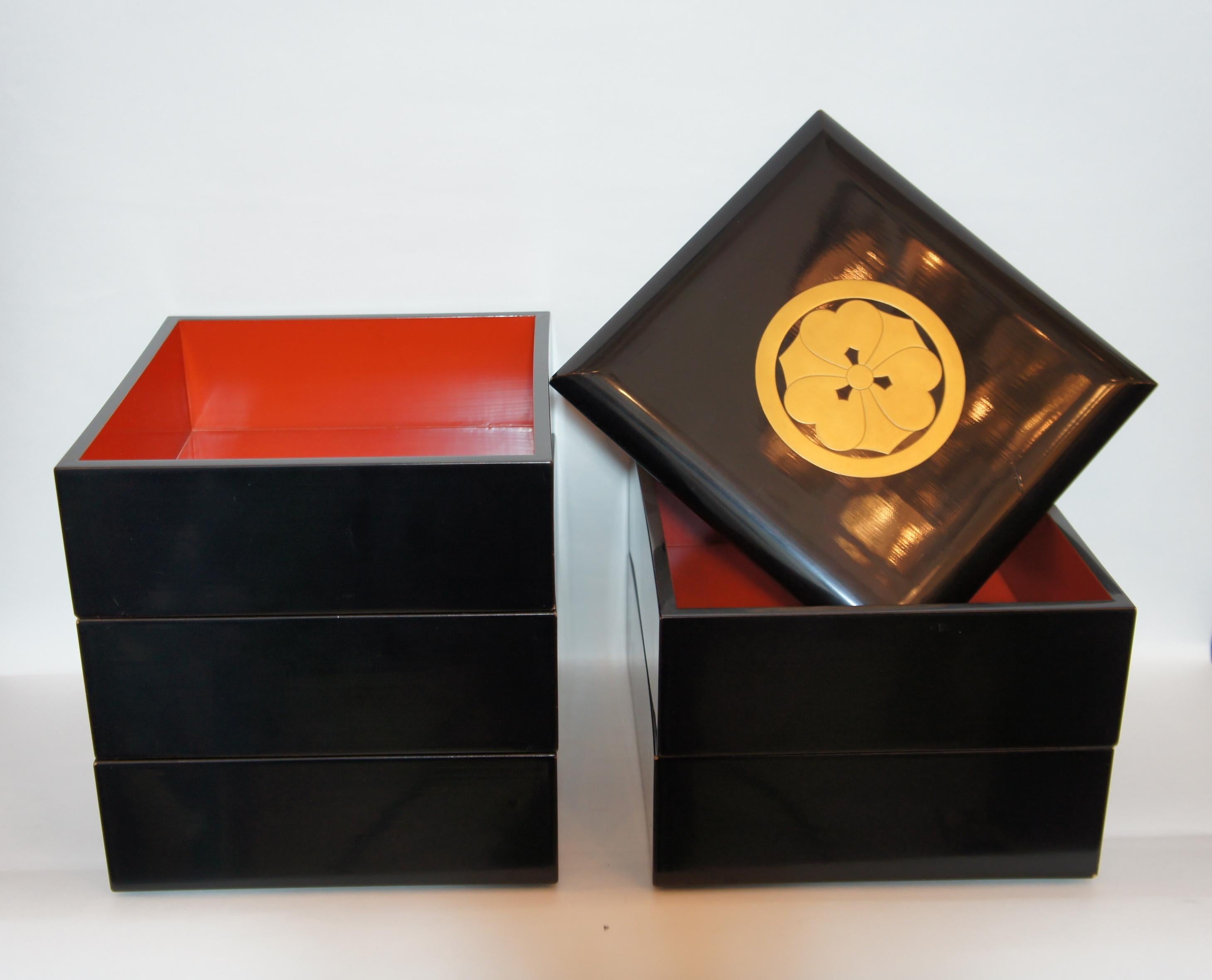 Lacquered Antique Japanese Lunch Boxes with Family Crest and Lacquer Ware For Sale
