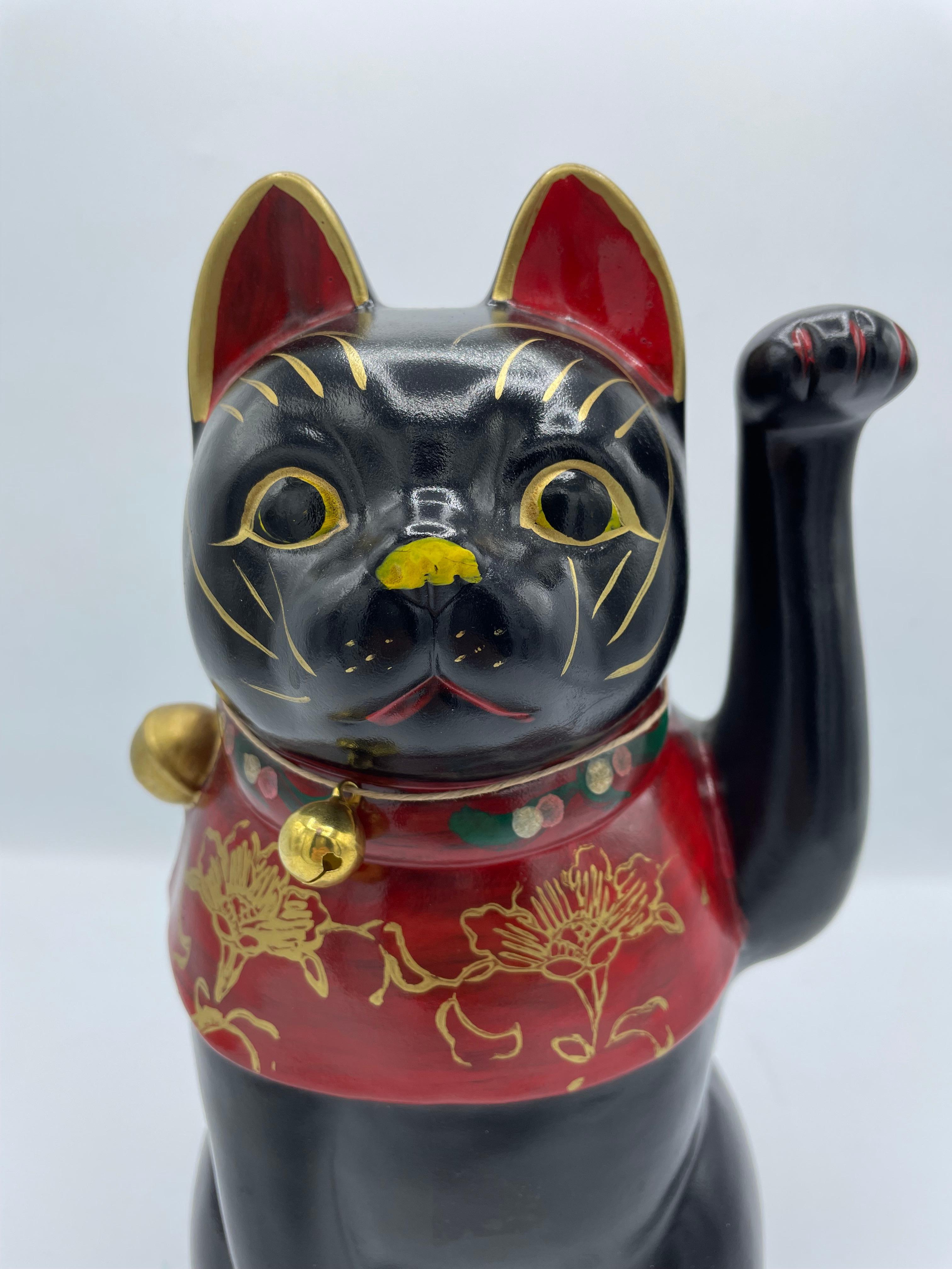 Antique Japanese Manekineko Black Cat Object, 1960s In Good Condition For Sale In Paris, FR
