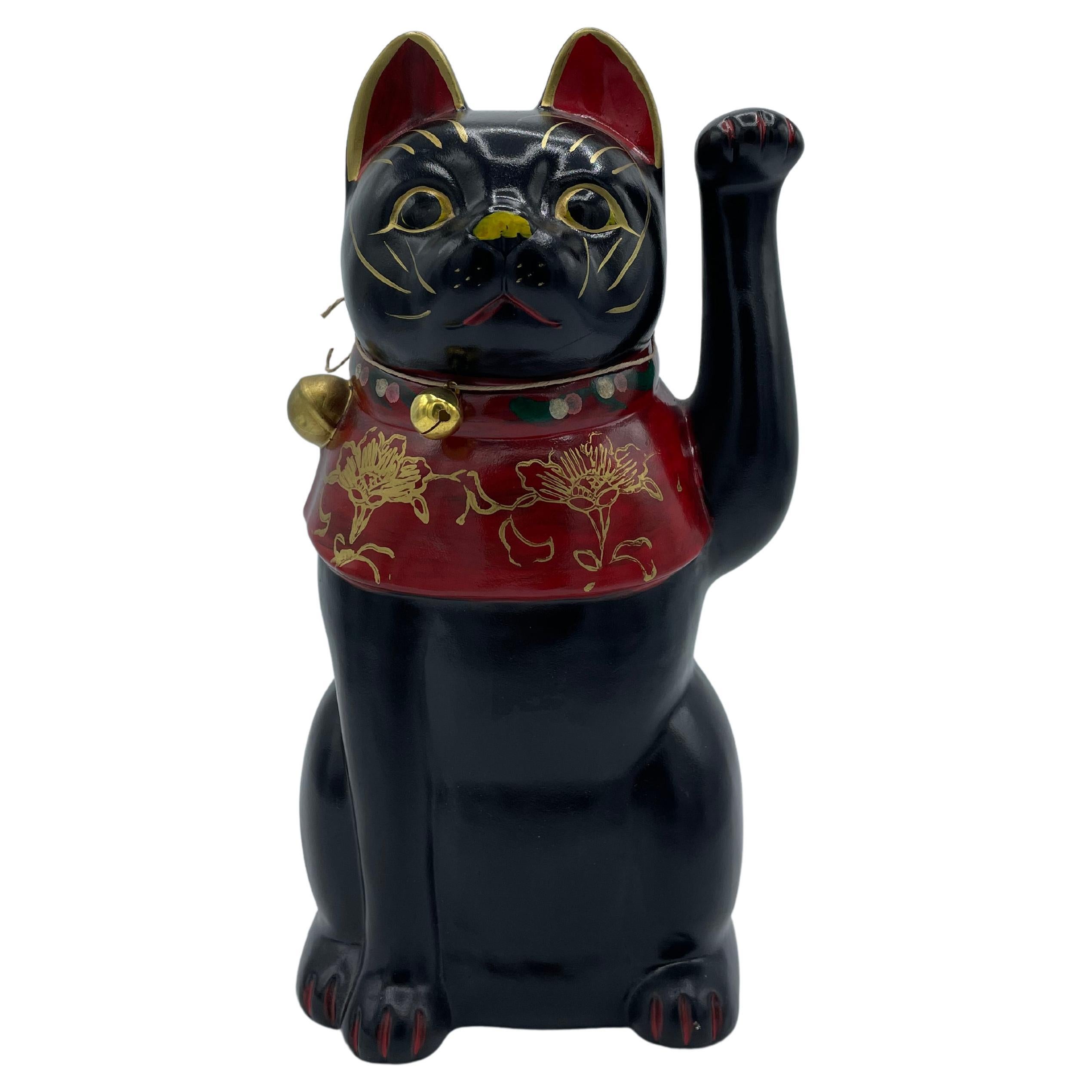 Ancien objet japonais de chat noir Manekineko, années 1960