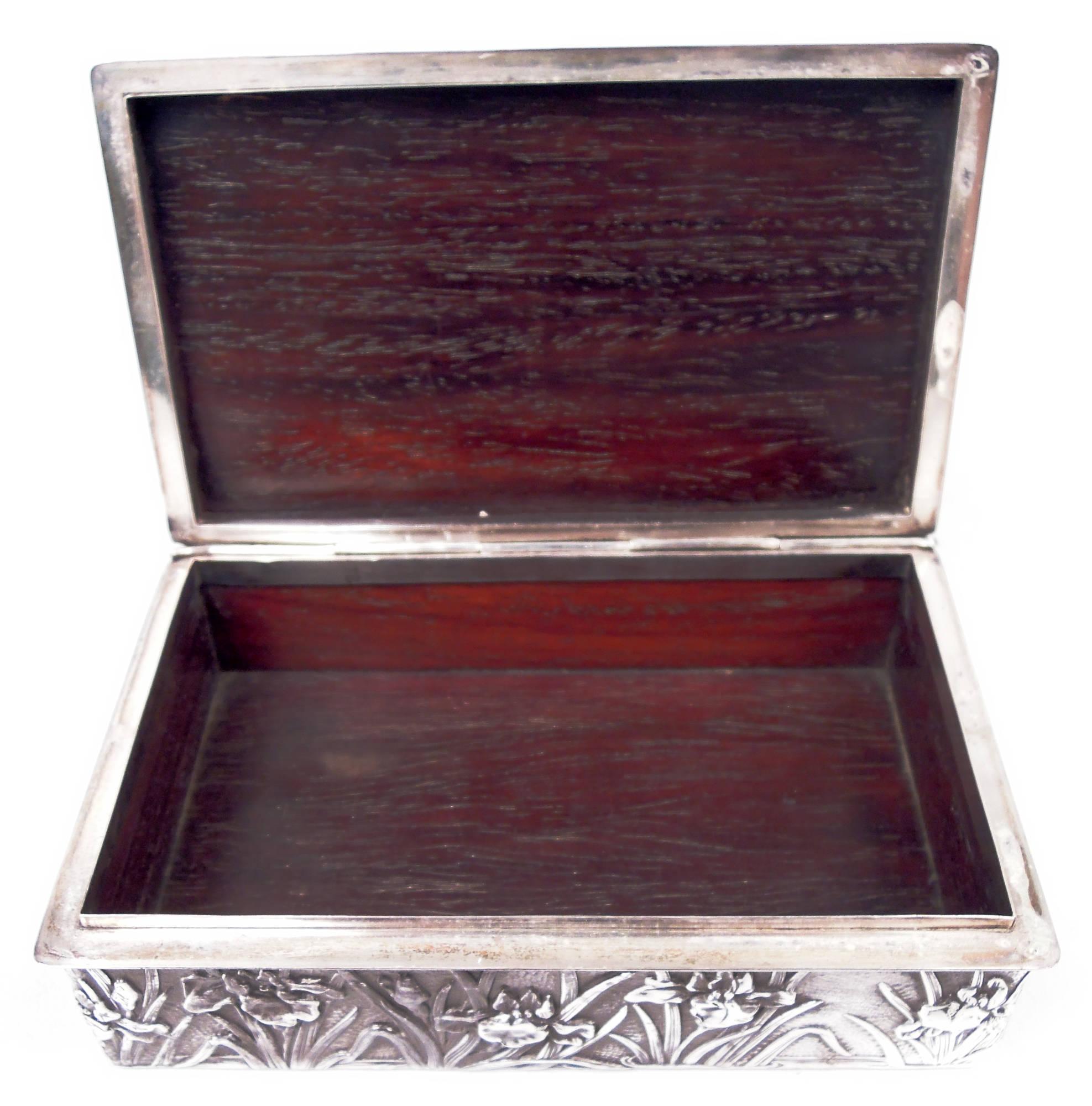 Antique Japanese Meiji Art Nouveau Silver Box with Iris Flowers For Sale 4