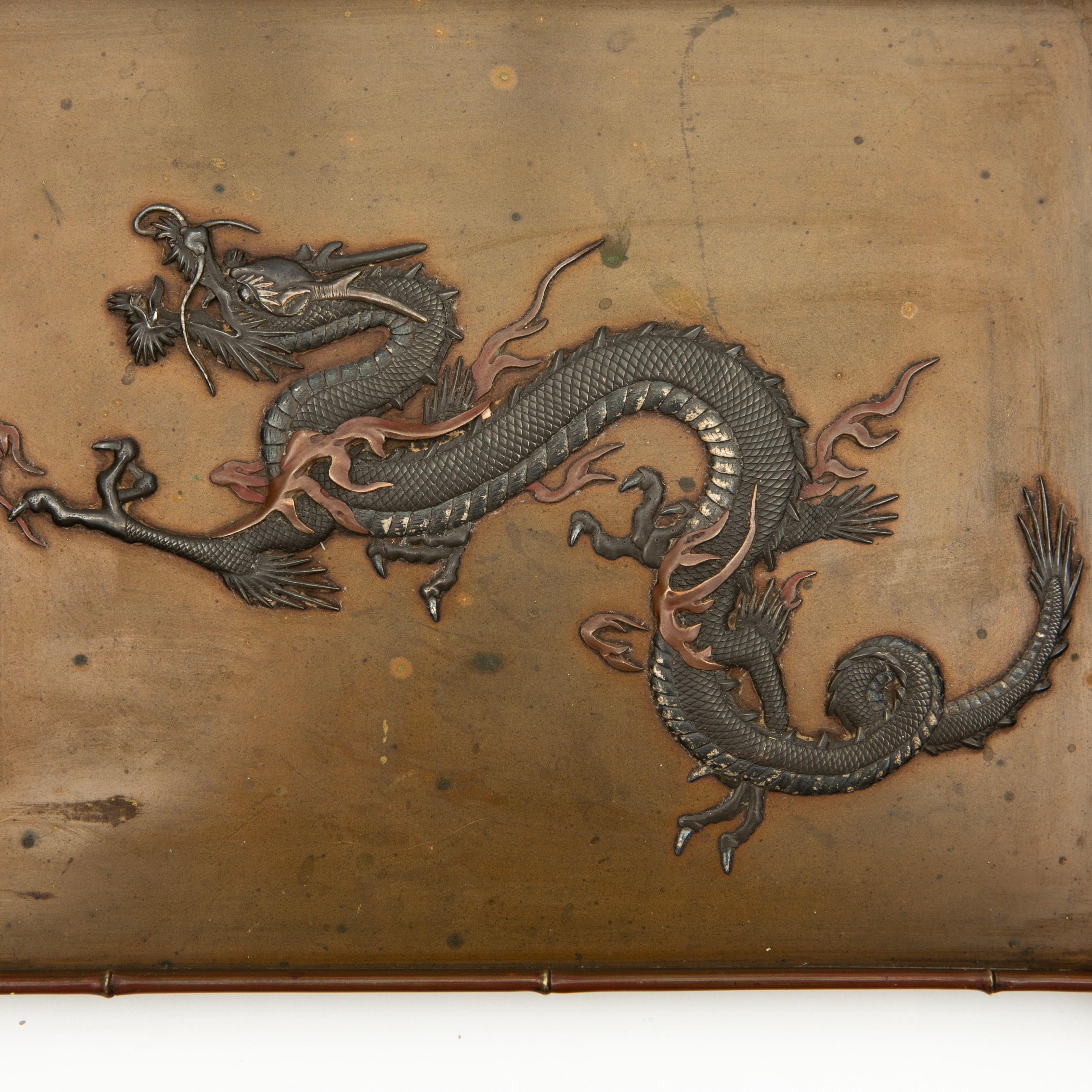 Antique Japanese Meiji Bronze Tray with Dragon Motif and Bamboo-Style Edges For Sale 2
