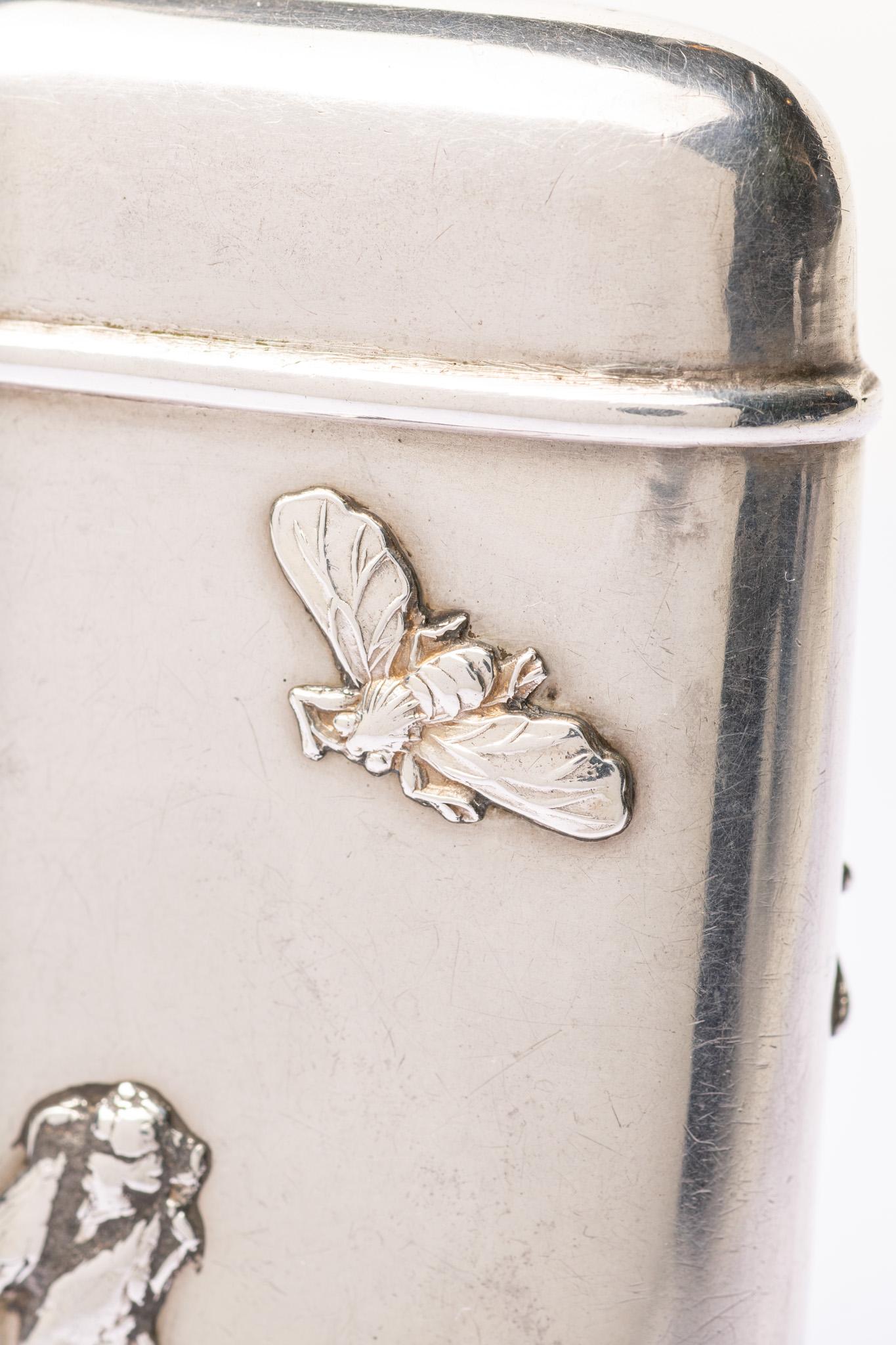 Antiguo Estuche de Vesta de Plata Japonesa Meiji Cerezo e Insectos en Bueno Estado en Portland, England