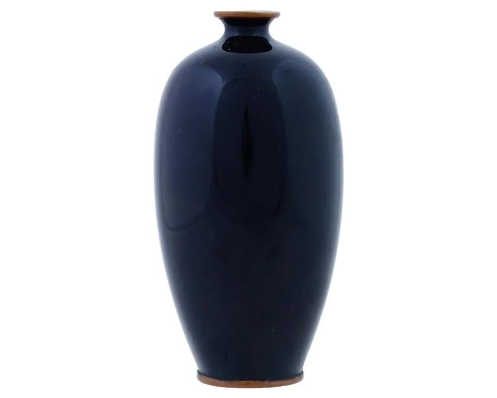 Antique Japanese Meiji Cloisonne Enamel Flower Vase In Good Condition For Sale In New York, NY