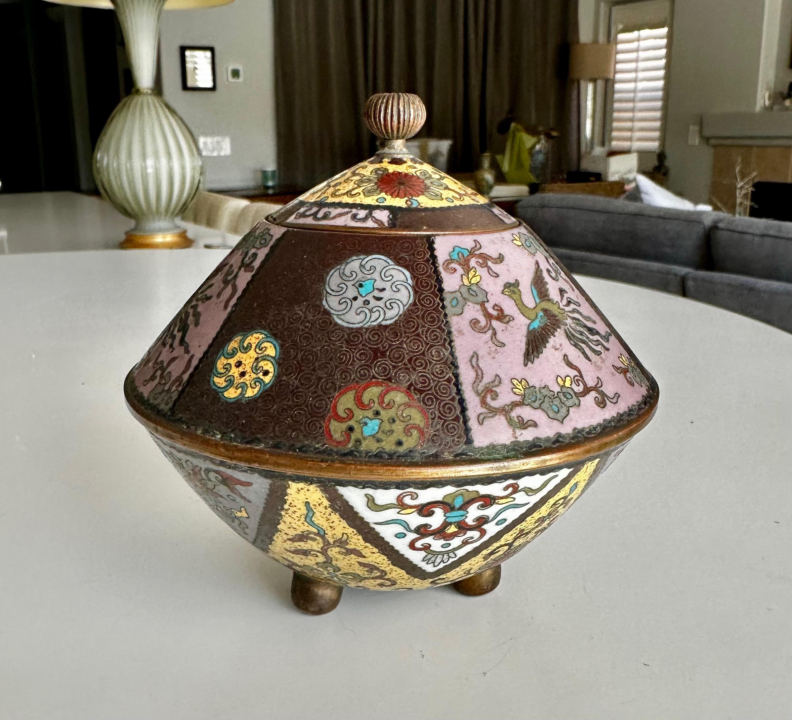 Antique Japanese Meiji Cloisonne Enamel Lidded Koro Jar For Sale 12