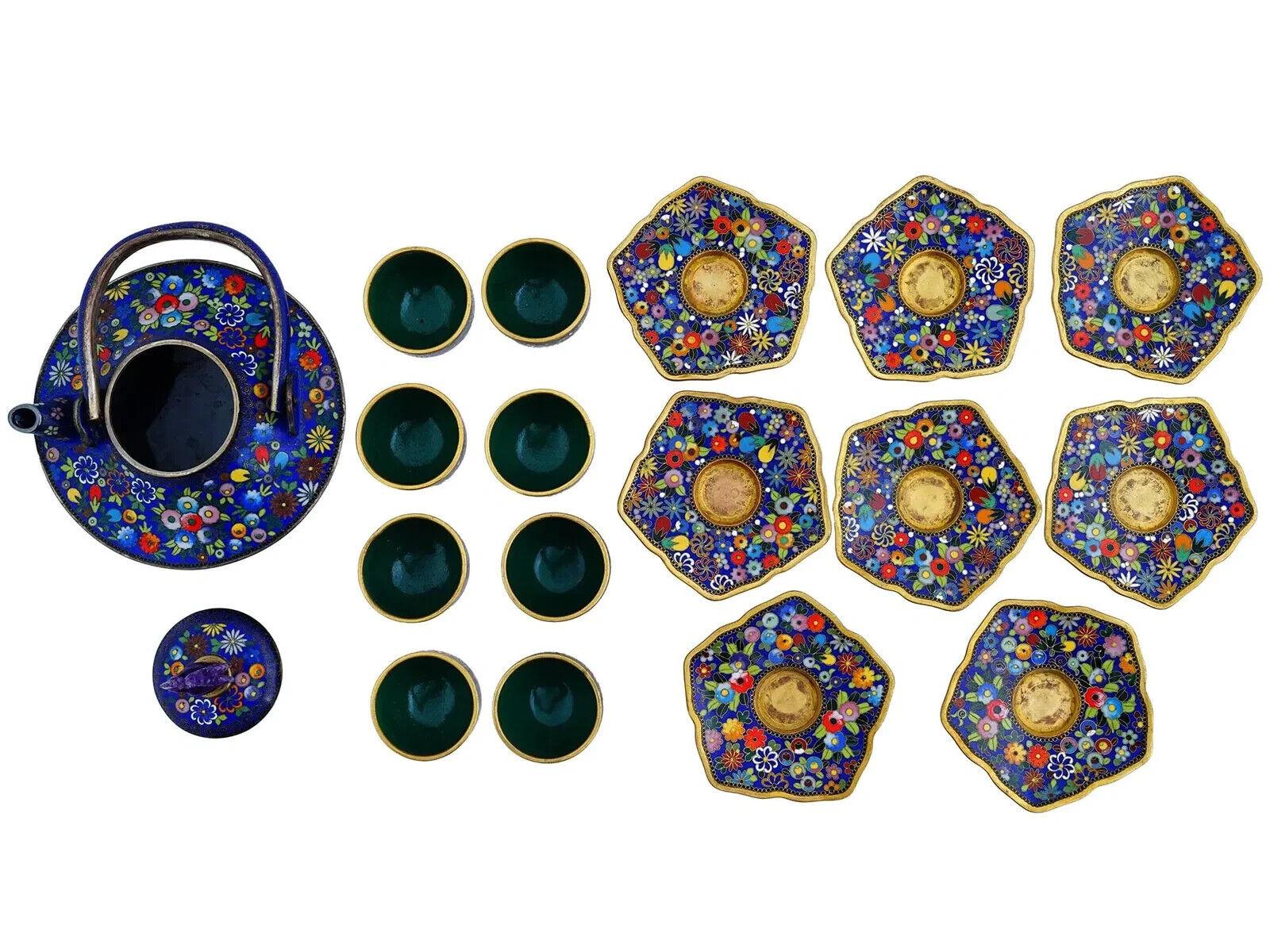Giapponese Antico set da sake in smalto giapponese Meiji Cloisonne in vendita