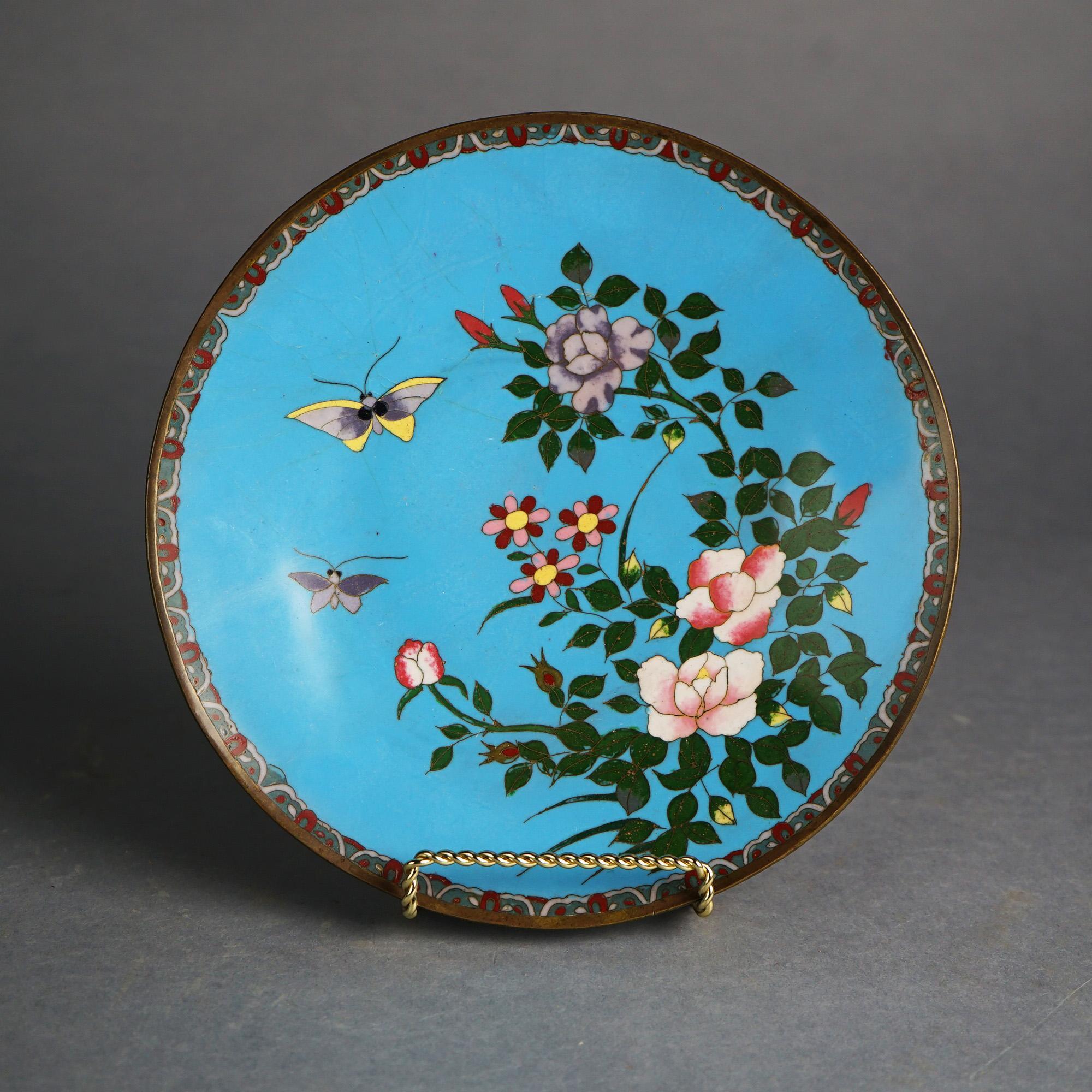 Antike japanische Meiji Cloisonné emailliert Charger mit Schmetterlingen und Garten Blumen C1920

Maße - 11.75 