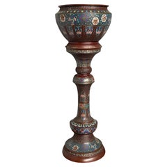 Ancien ensemble de jardinières et de stands à piédestal en bronze émaillé / cloisonné japonais Meiji