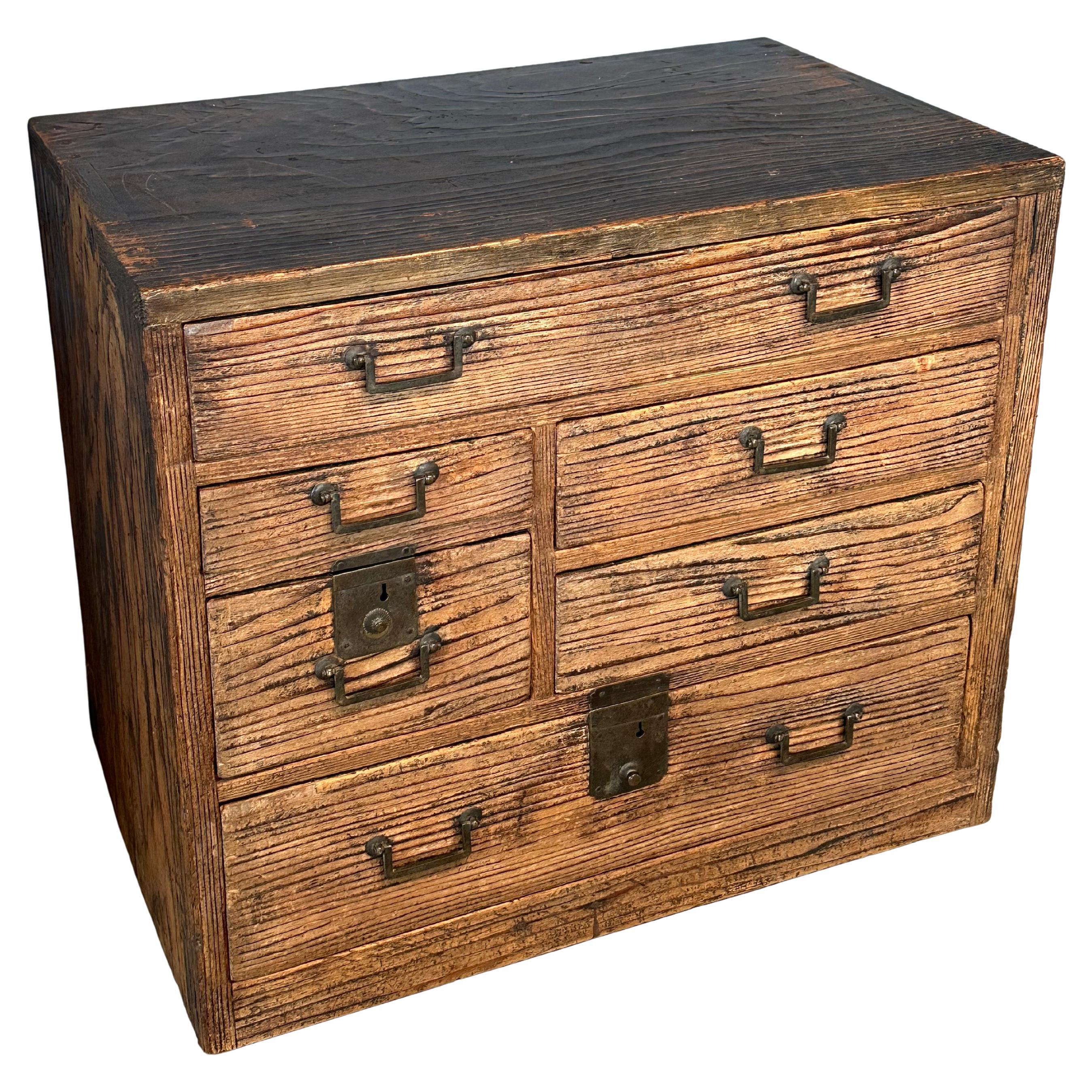 Ancienne Kodansu Personal Tansu à 6 tiroirs en laque rouge de l'ère Meiji (vers 1860)