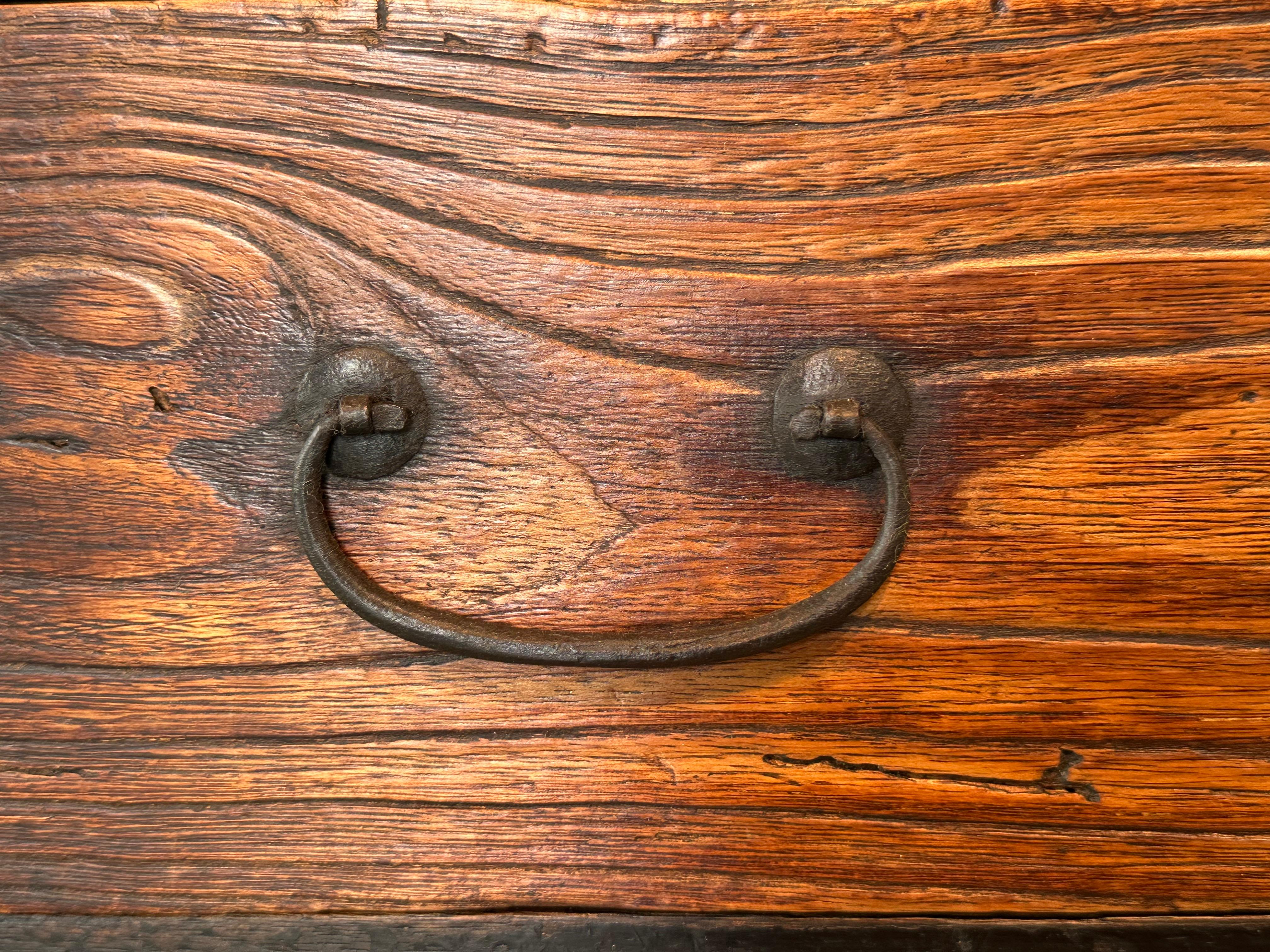 Antique Tansu personnel Kiri Kodansu de l'ère Meiji (vers 1870) 5 tiroirs 23 