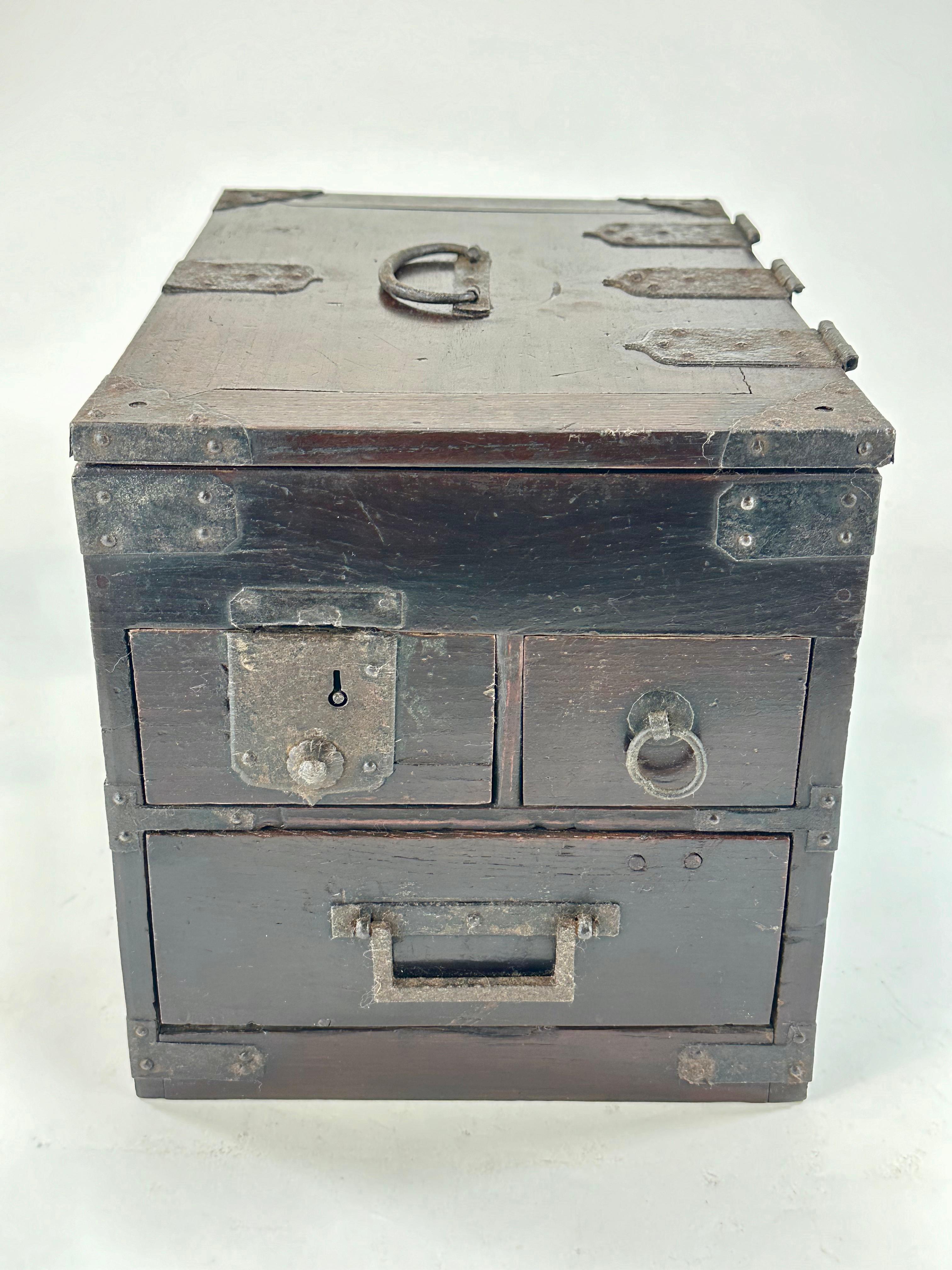 Antiguo Japonés Era Meiji c1880's Caligrafía Suzuribako Tansu Keyaki Madera 12 siglo XIX en venta