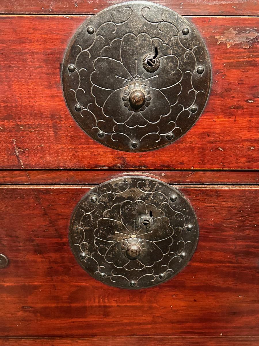 Antico giapponese dell'epoca Meiji c1880 Yonezawa Clothing Tansu Chest Keyaki Wood 42