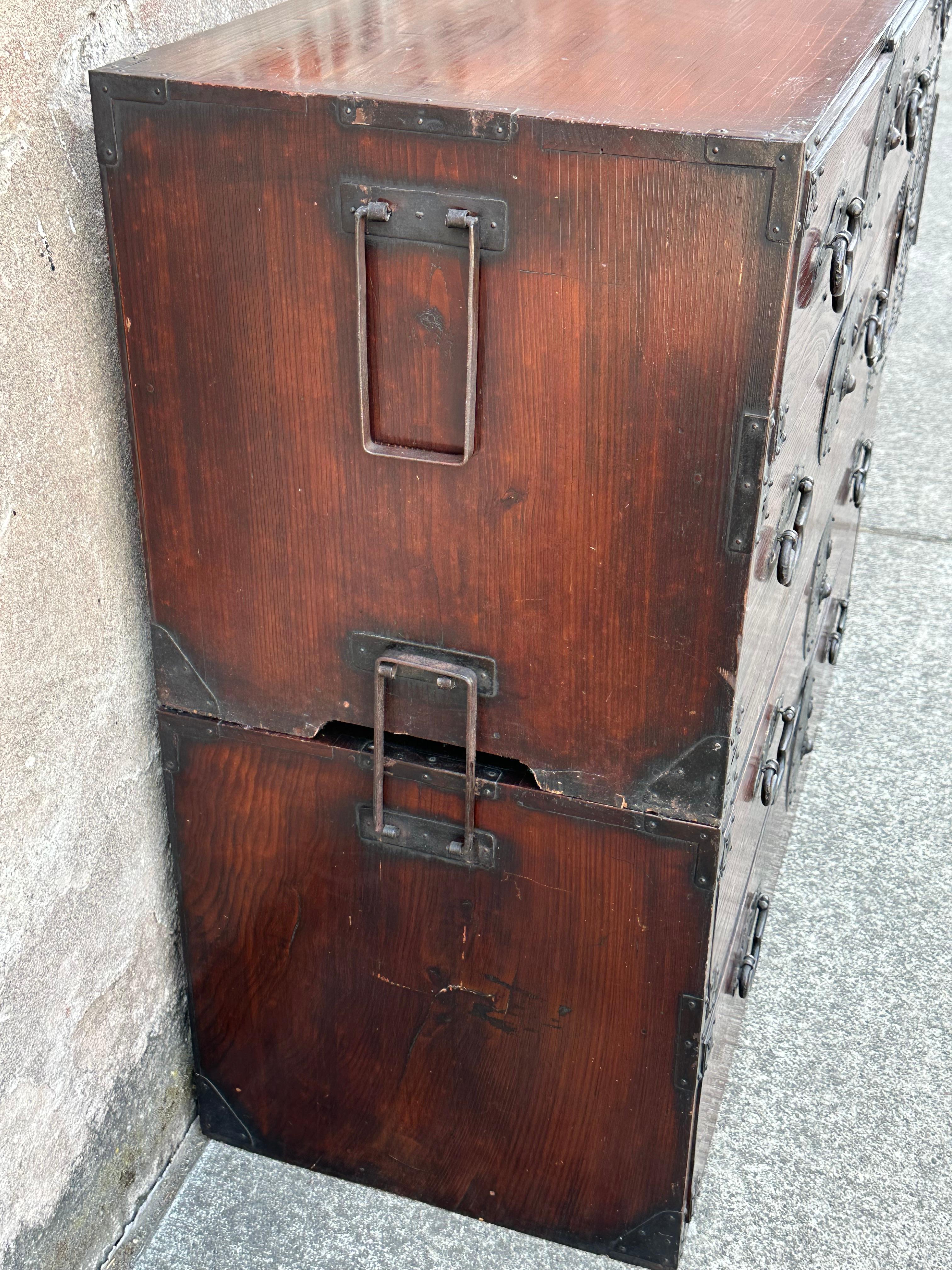 Antike japanische Tansu-Kommode aus Holz mit Schlüsselaki-Schlüssel aus der Meiji-Ära um 1880, Yonezawa, 42