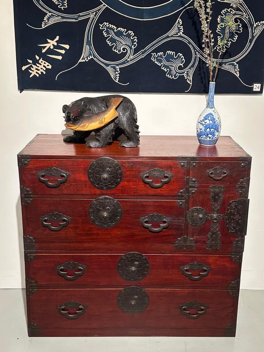 Antico giapponese dell'epoca Meiji c1880 Yonezawa Clothing Tansu Chest Keyaki Wood 42