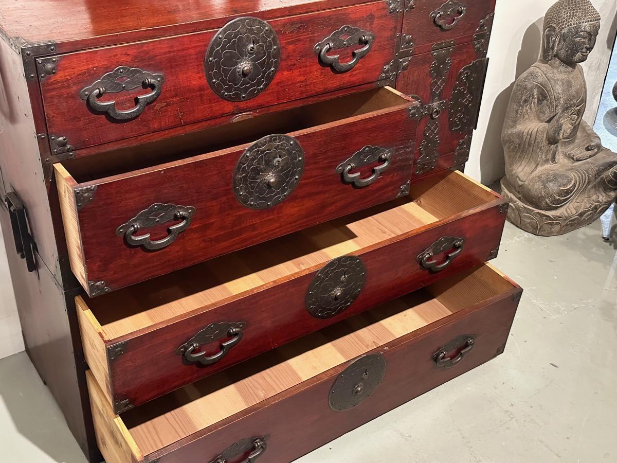 Antico giapponese dell'epoca Meiji c1880 Yonezawa Clothing Tansu Chest Keyaki Wood 42