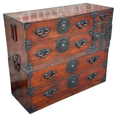Antico giapponese dell'epoca Meiji c1880 Yonezawa Clothing Tansu Chest Keyaki Wood 42"