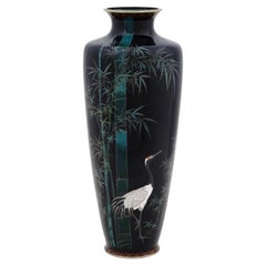 Grand vase ancien en émail cloisonné japonais Meiji, grue dans un champ de bambous