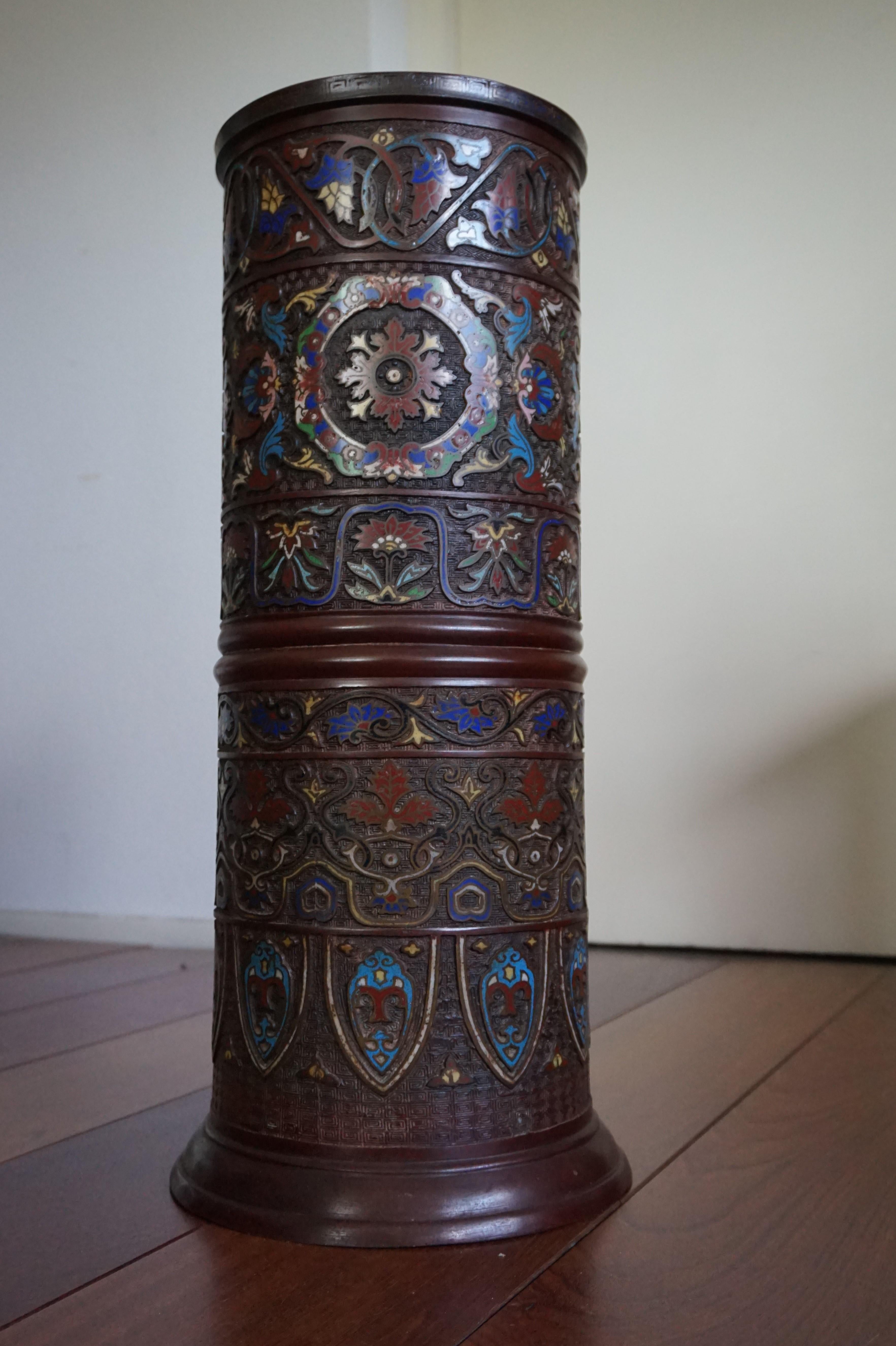 Antique Japanese Meiji Era Enameled Bronze / Cloisonné Umbrella or Stick Stand In Excellent Condition In Lisse, NL