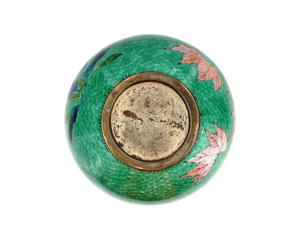 Antique Meiji Japanese Cloisonne Ginbari Enamel Green Double Handle Vase with Au For Sale 2