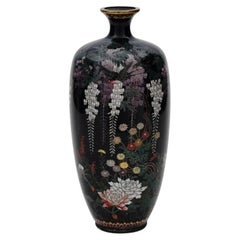 Antike japanische Meiji-Cloisonné-Silberdraht-Emaille-Vase mit Vögeln im Garten mit Bl