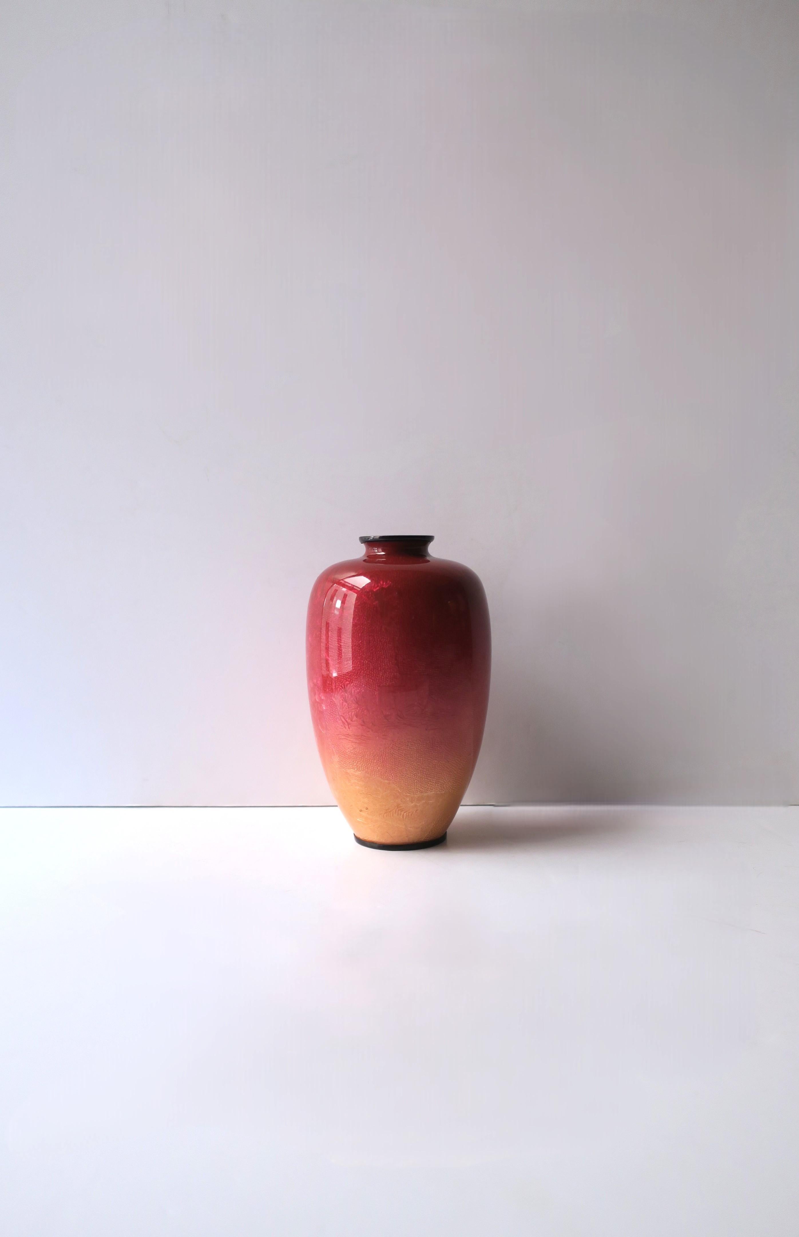 Antique Japanese Meiji Ginbari Cloisonne Enamel Vase In Good Condition In New York, NY