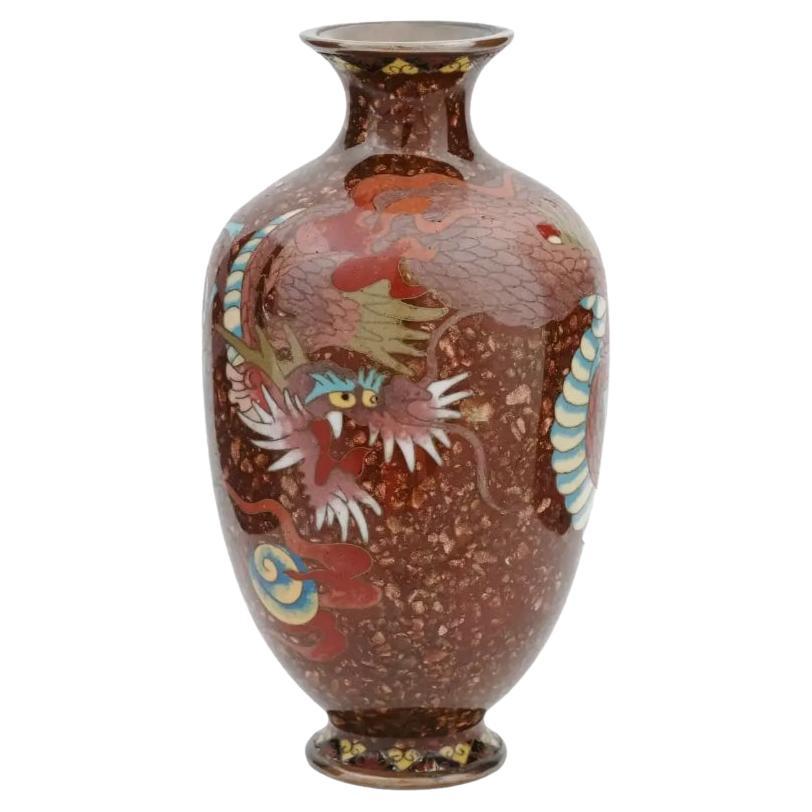 Vase japonais ancien en cloisonné de pierre d'or de style Meiji