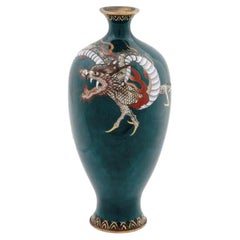 Vase dragon japonais ancien de la période Meiji, vert, pierre d'or et émail