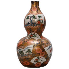 Antique Japanese Meiji Imari Hand Painted Porcelain Gourd Vase, circa 1900