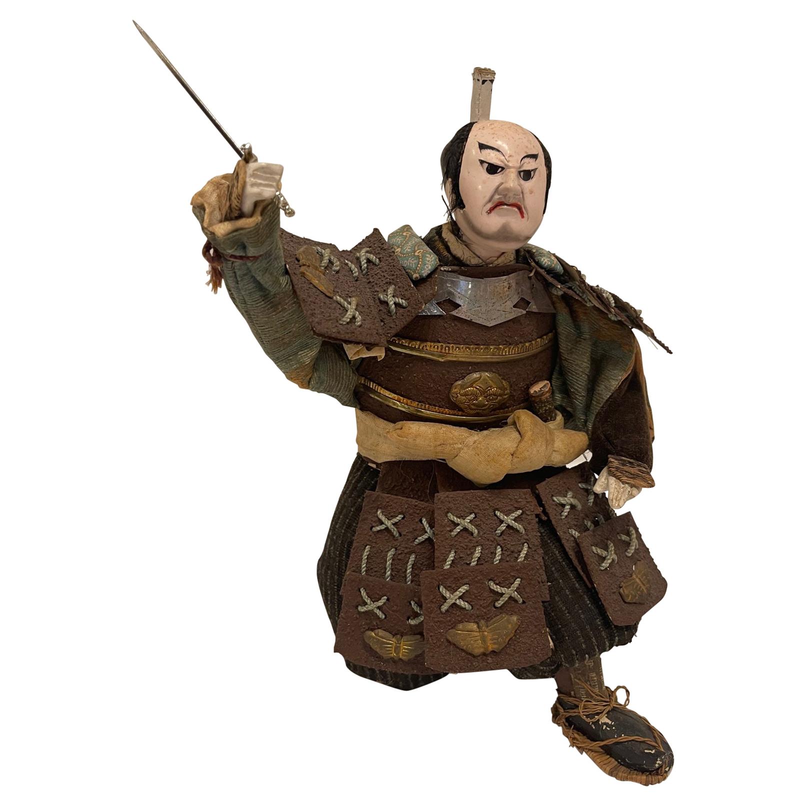 Antiker japanischer knienden Samurai-Krieger aus der Meiji-Periode, ca. 1870-1880