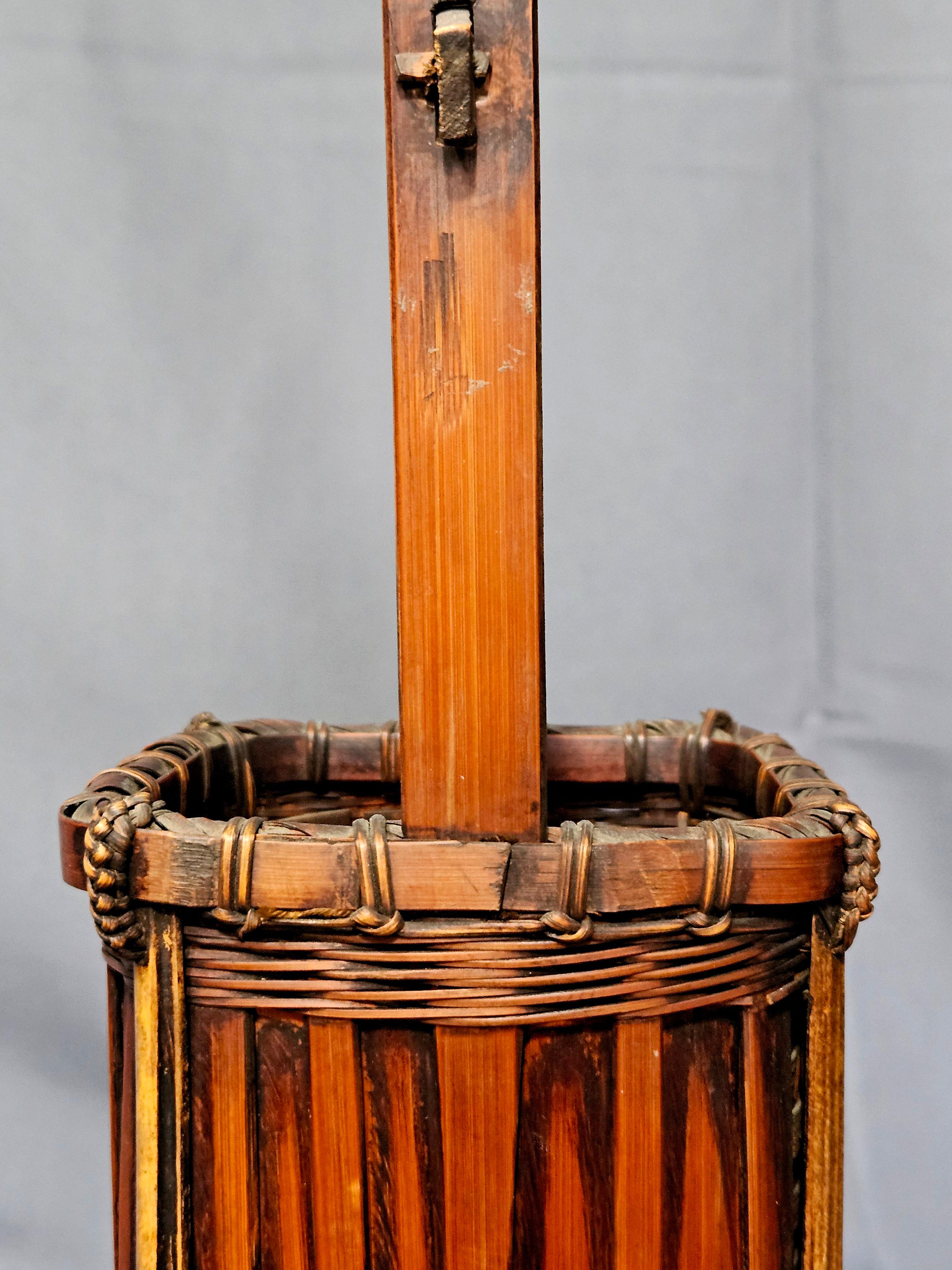Cesta Ikebana de bambú japonesa antigua del periodo Meiji en venta 5