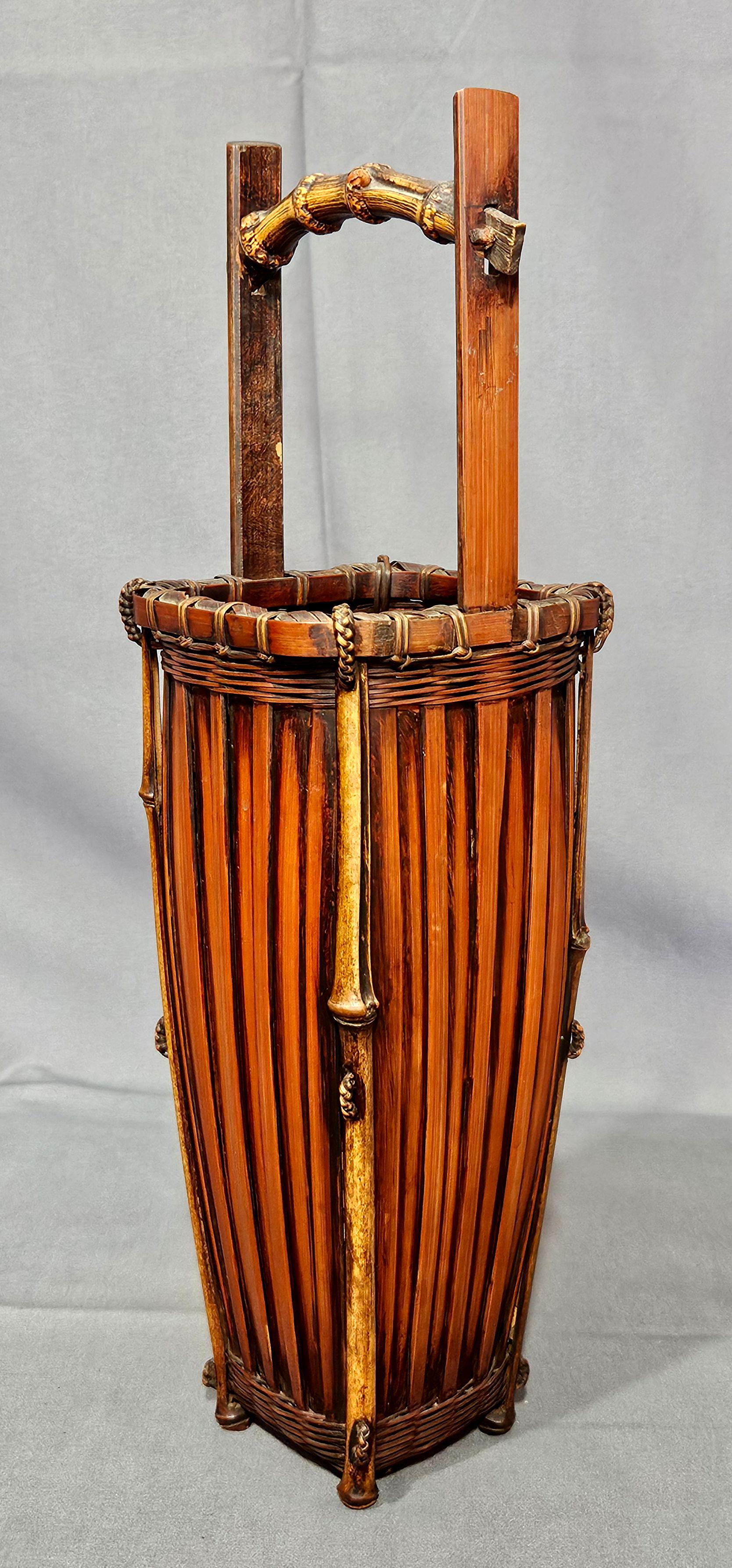 Cesta Ikebana de bambú japonesa antigua del periodo Meiji Japonés en venta