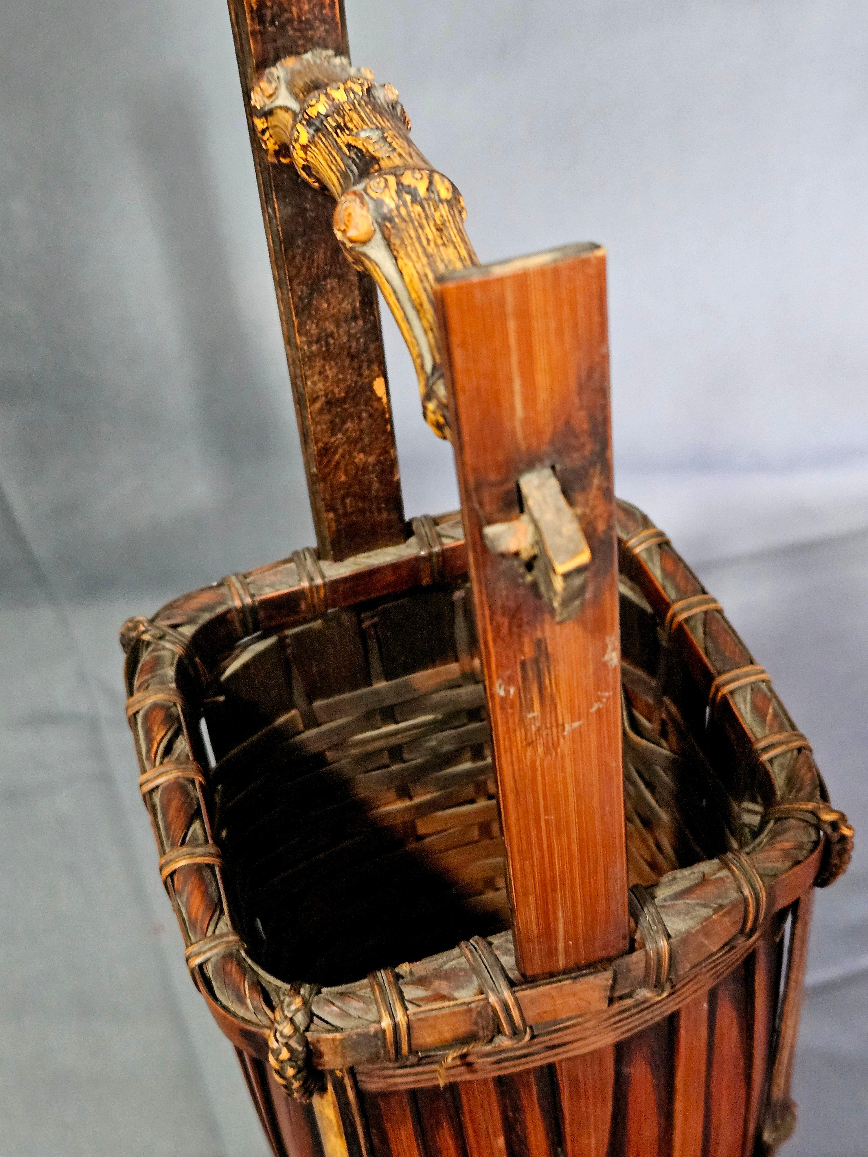Cesta Ikebana de bambú japonesa antigua del periodo Meiji Bambú en venta