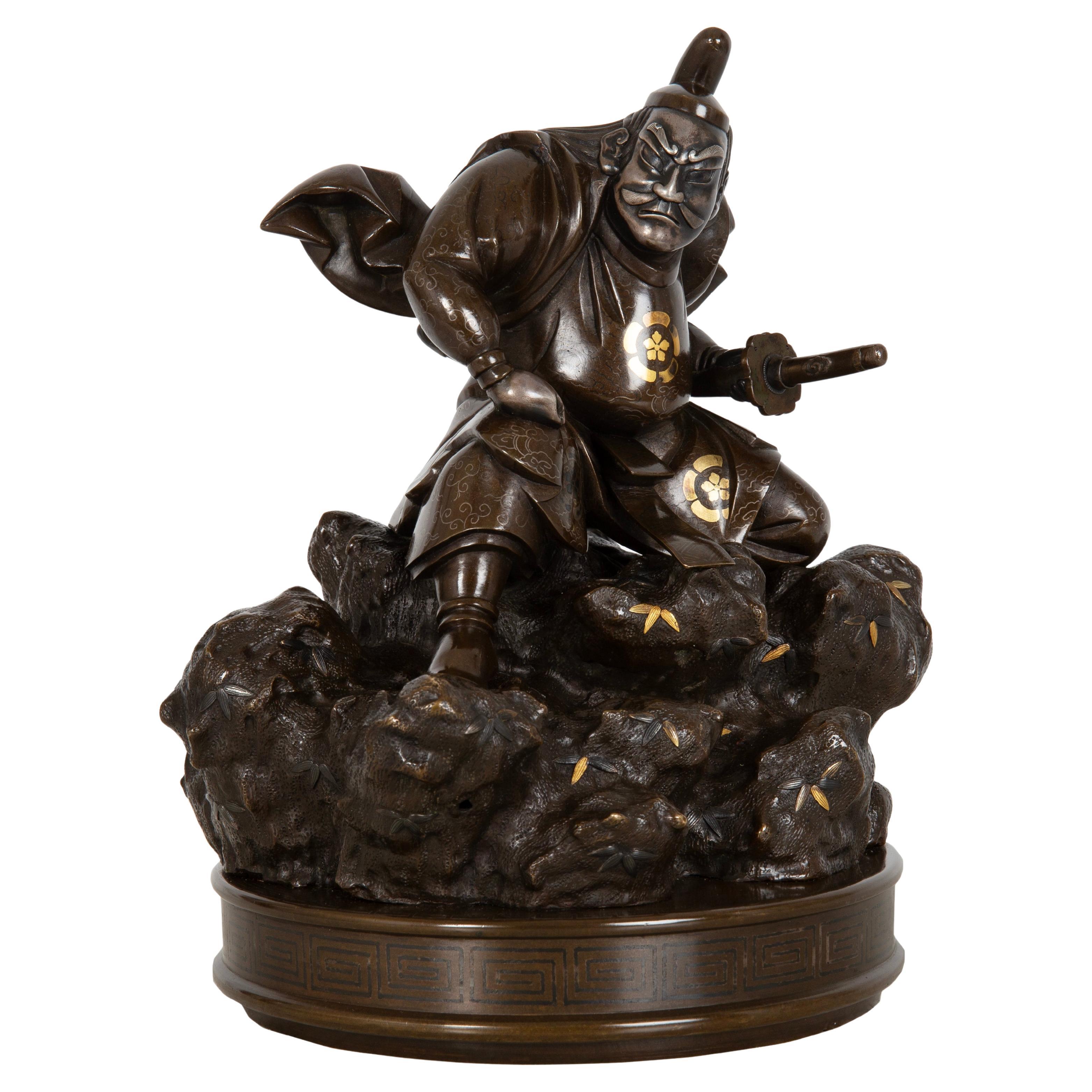 Antico bronzo giapponese del periodo Meiji, scultura Okimono di guerriero samurai