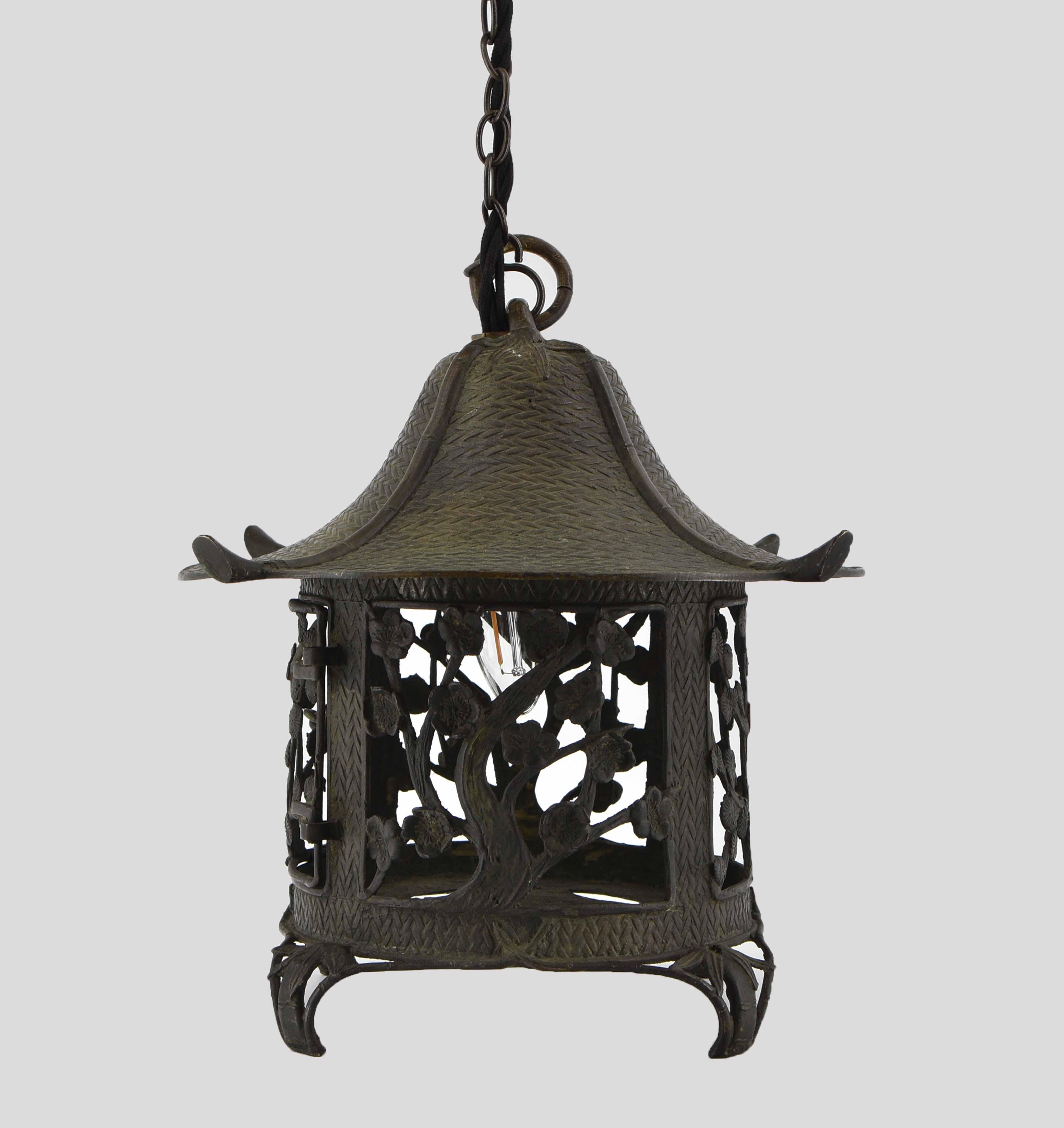 Antique Japanese Meiji Period Bronze Temple Lantern Light For Sale 5
