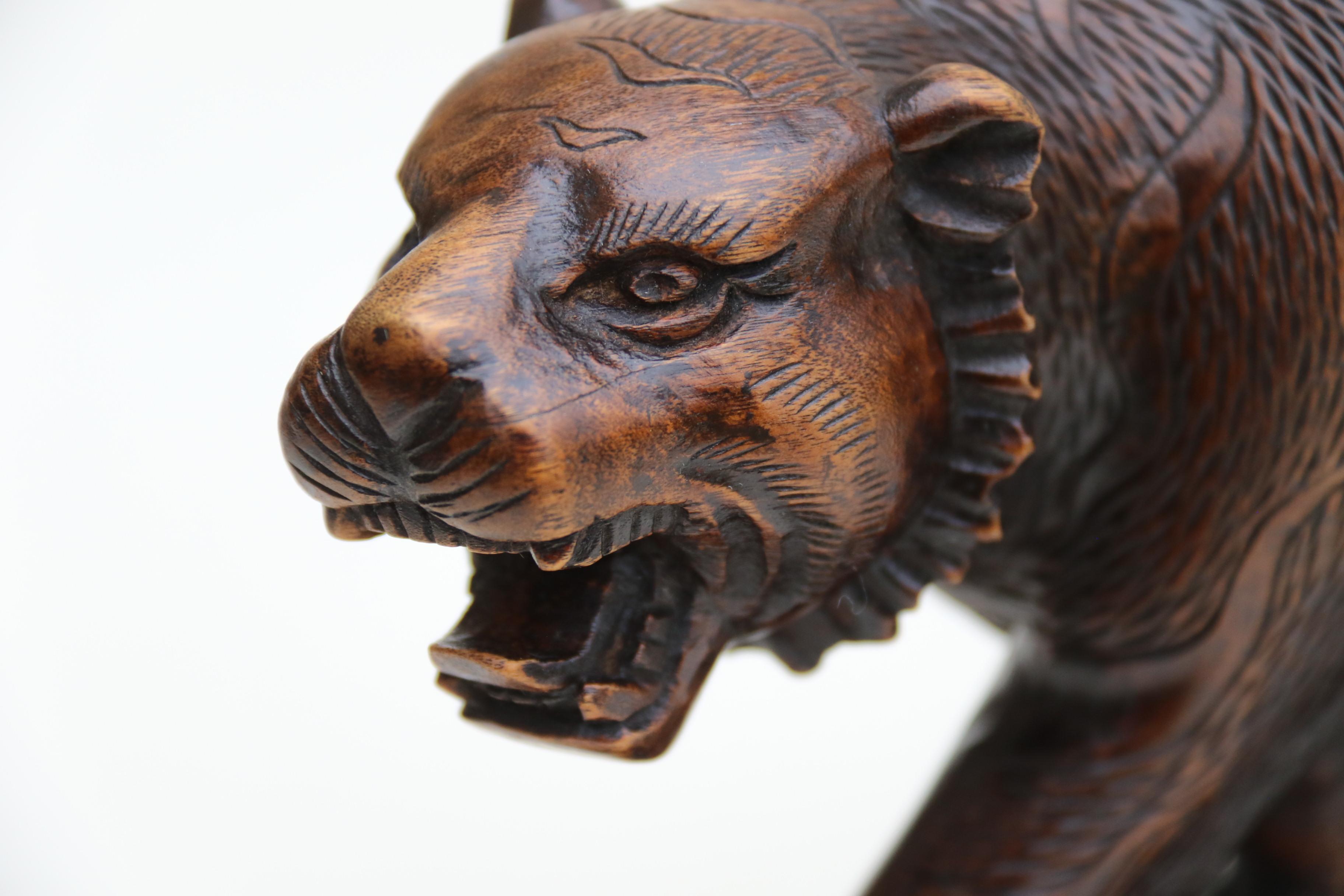 Antique Japanese Meiji period carved hardwood okimono of a prowling tiger C 1900 For Sale 13