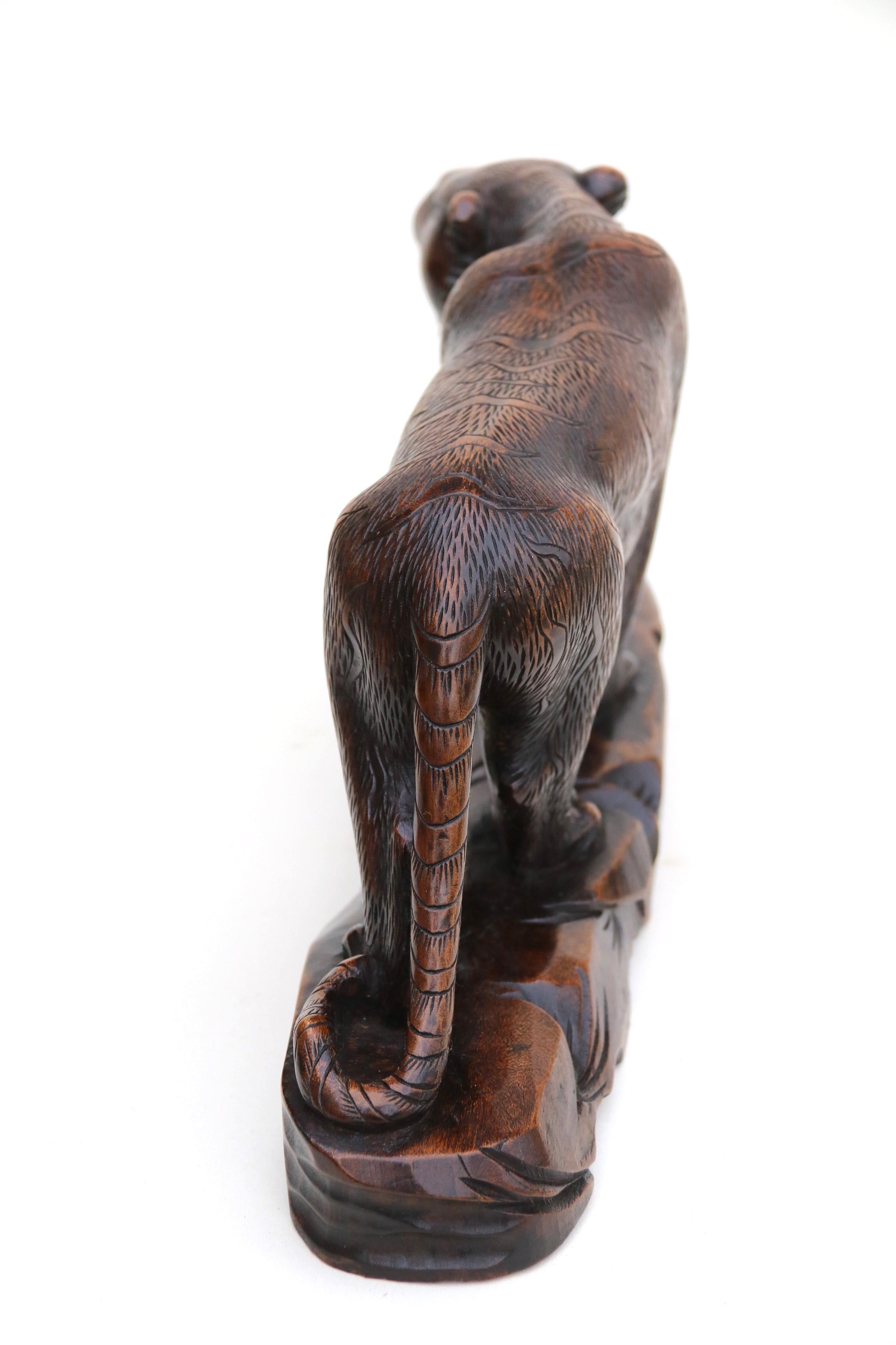 Antique Japanese Meiji period carved hardwood okimono of a prowling tiger C 1900 For Sale 1