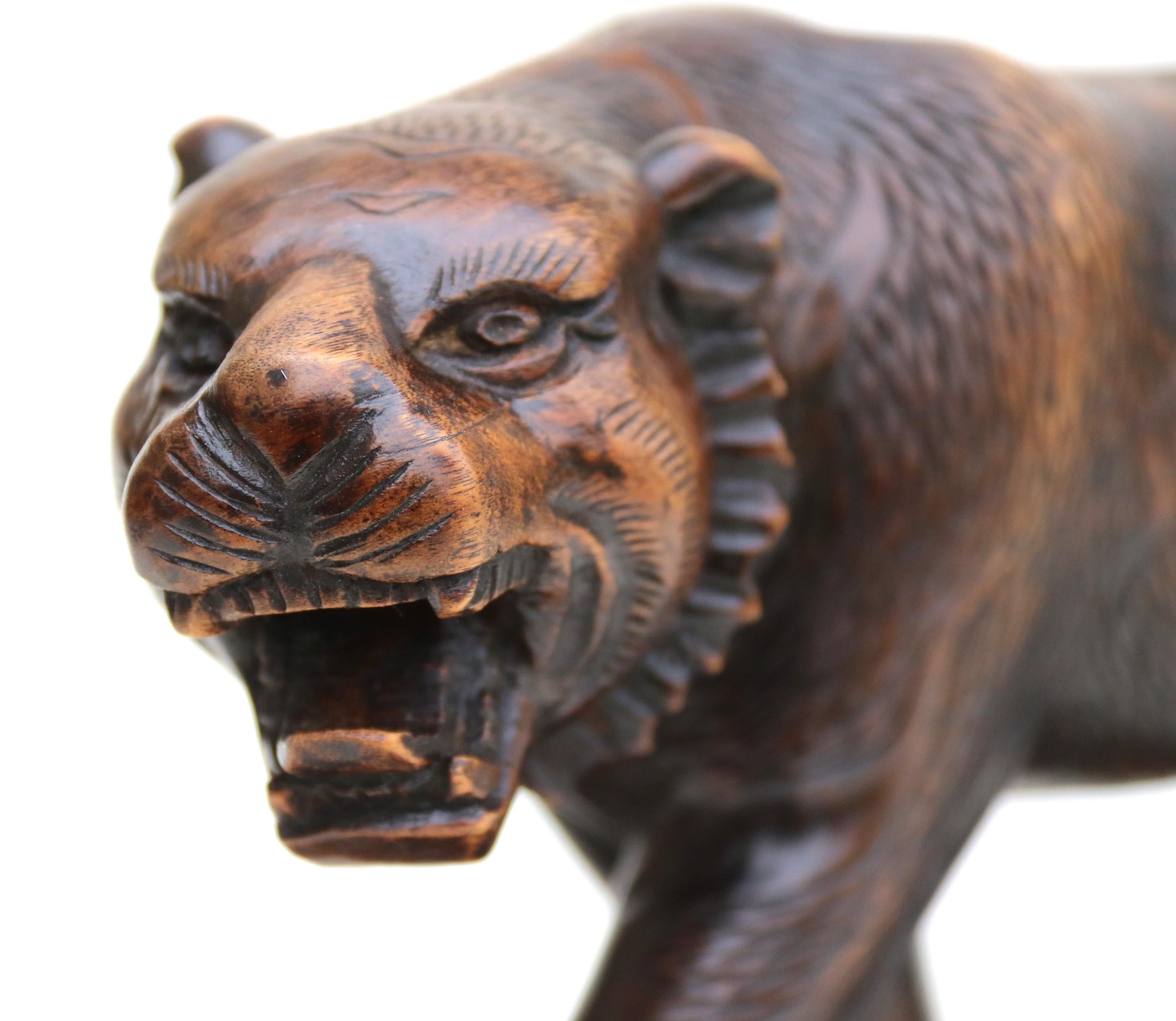 Antique Japanese Meiji period carved hardwood okimono of a prowling tiger C 1900 For Sale 3