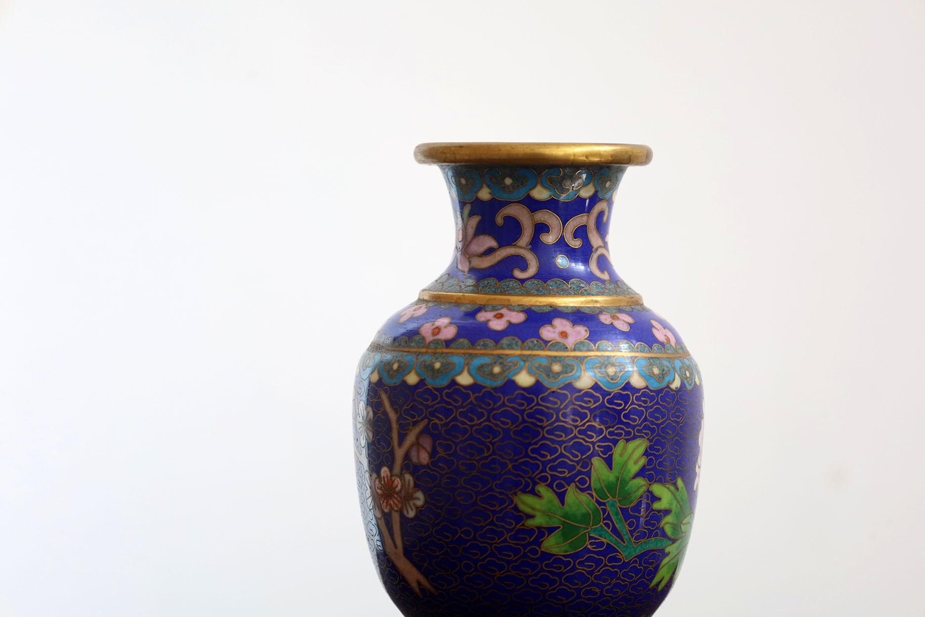 Antico vaso giapponese del periodo Meiji in cloisonne In condizioni buone in vendita a Mérida, YU