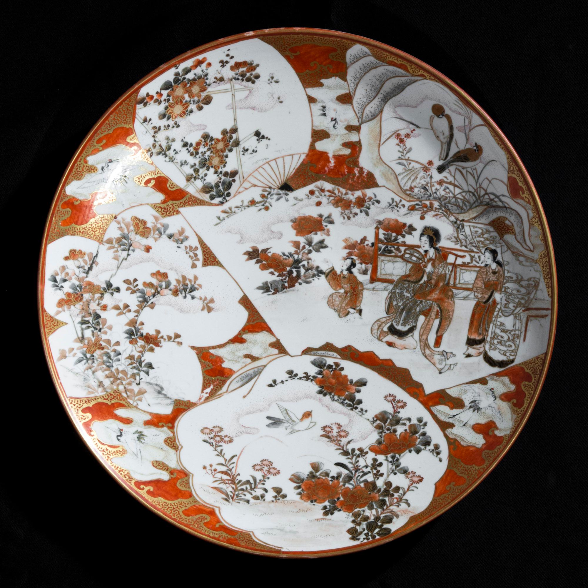 Antiguo Plato Japonés de Porcelana Kutani del Periodo Meiji Pintado a mano