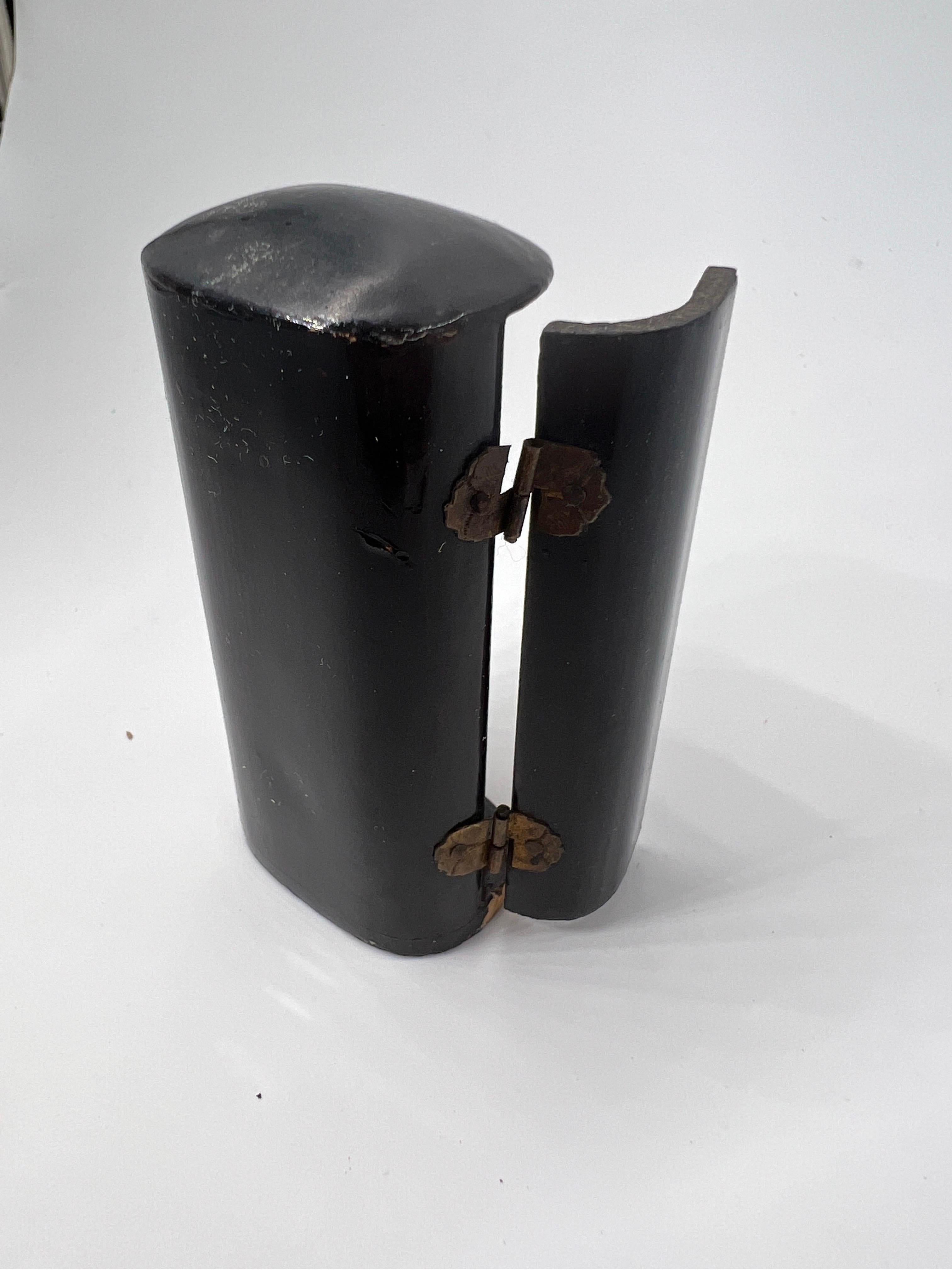 Antiguo Santuario Zushi Japonés del Periodo Meiji de Laca y Madera Dorada, Altar Viajero en venta 2