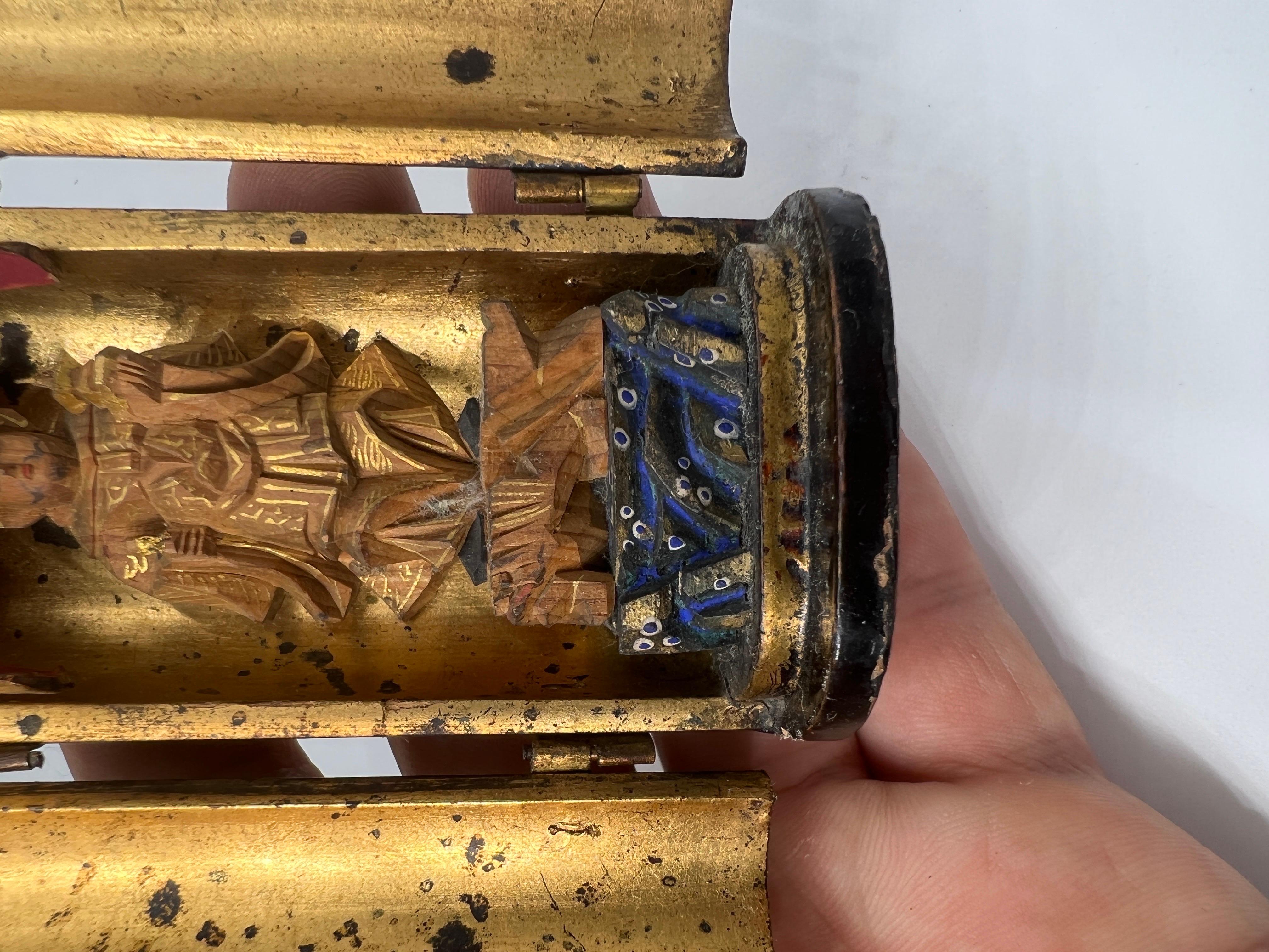 Antiguo Santuario Zushi Japonés del Periodo Meiji de Laca y Madera Dorada, Altar Viajero en venta 4