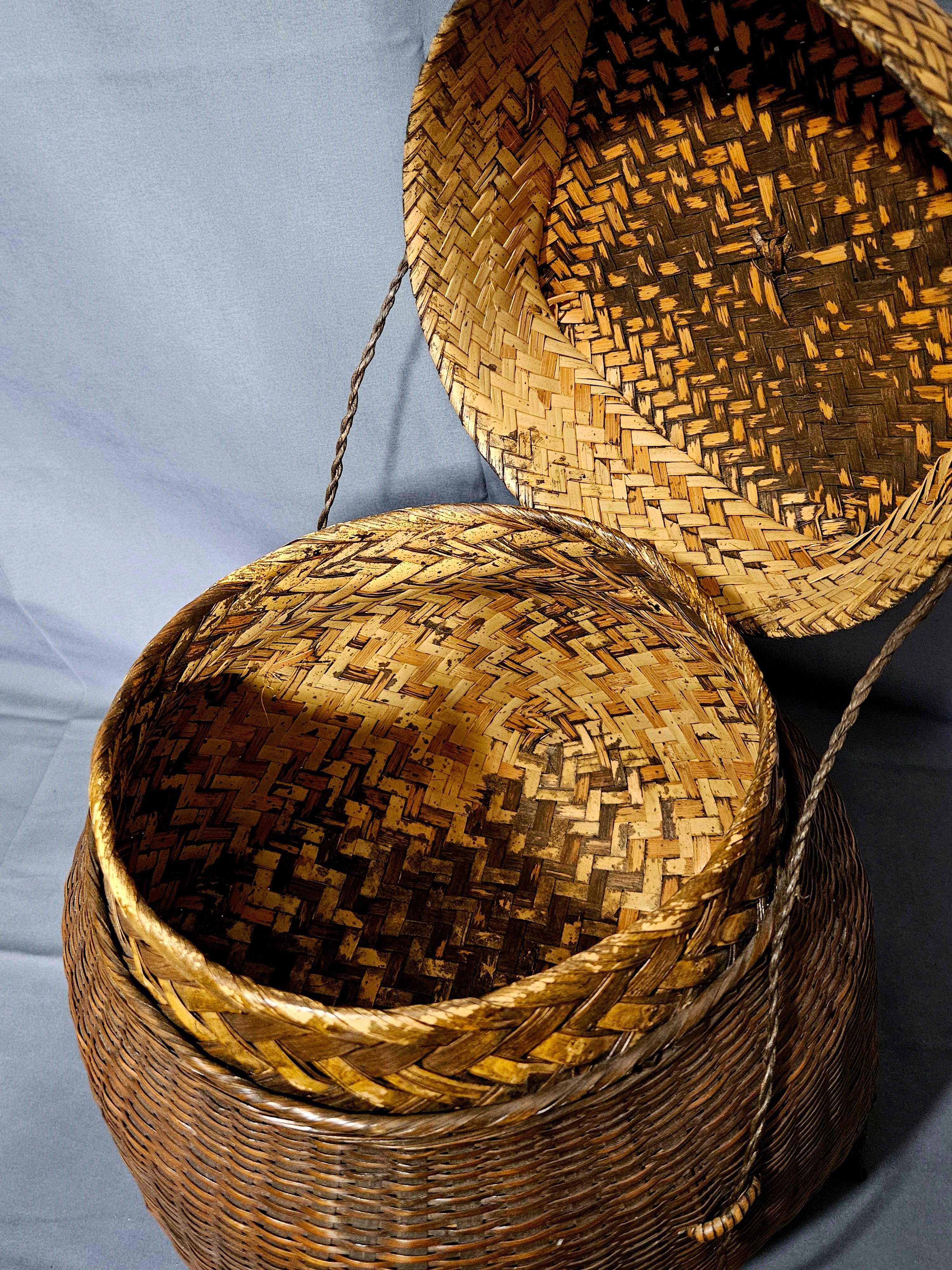 Antiguo cesto japonés de bambú Ikebana de la época Meiji, grande y forrado de madera en venta 1