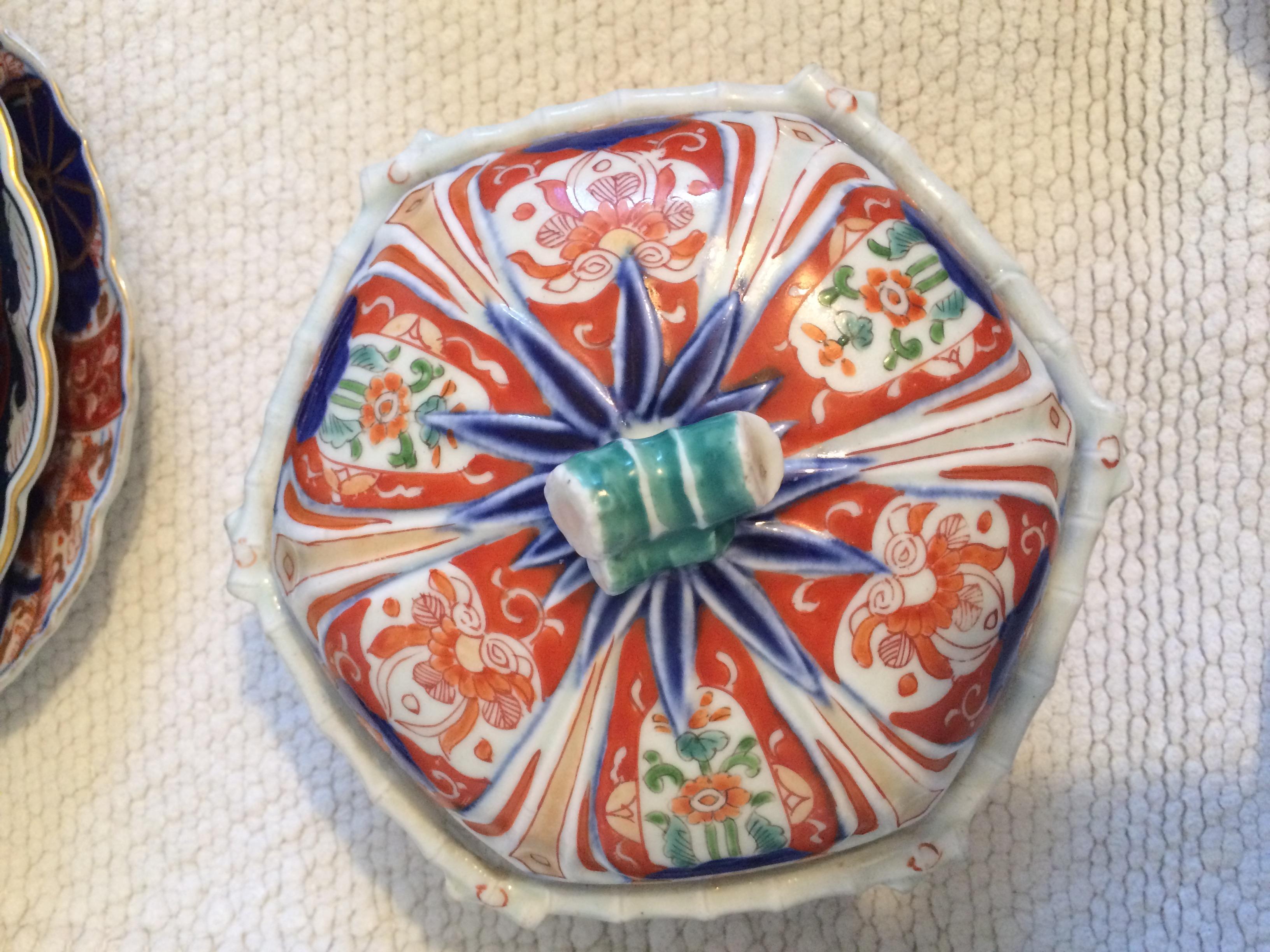 19th Century Antique Japanese Meiji Period Decorative Porcelain Trinket or Jewelry Box